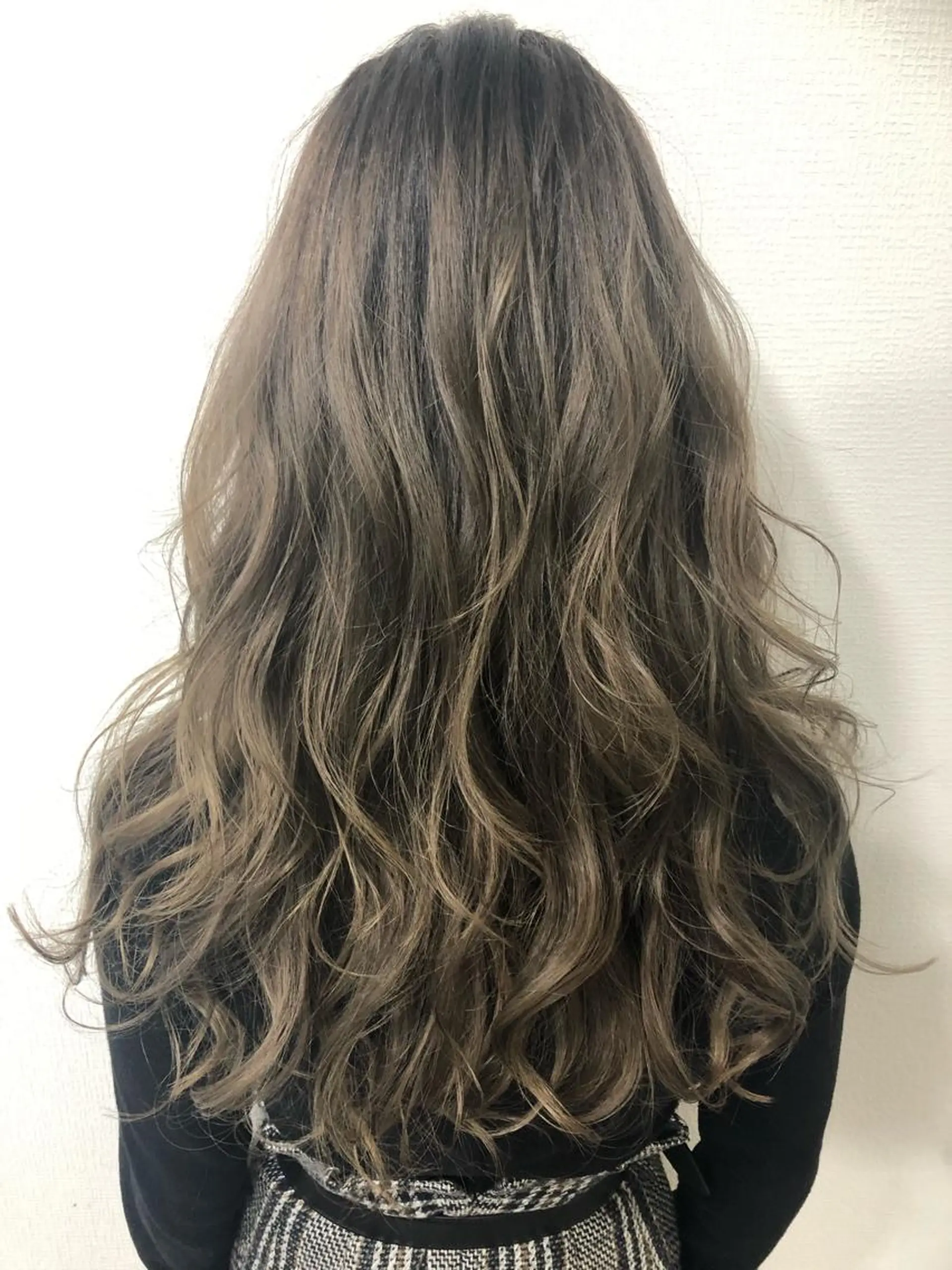 ロング ヘアカラー トリートメント トレヴァー デルチザンのヘアスタイル