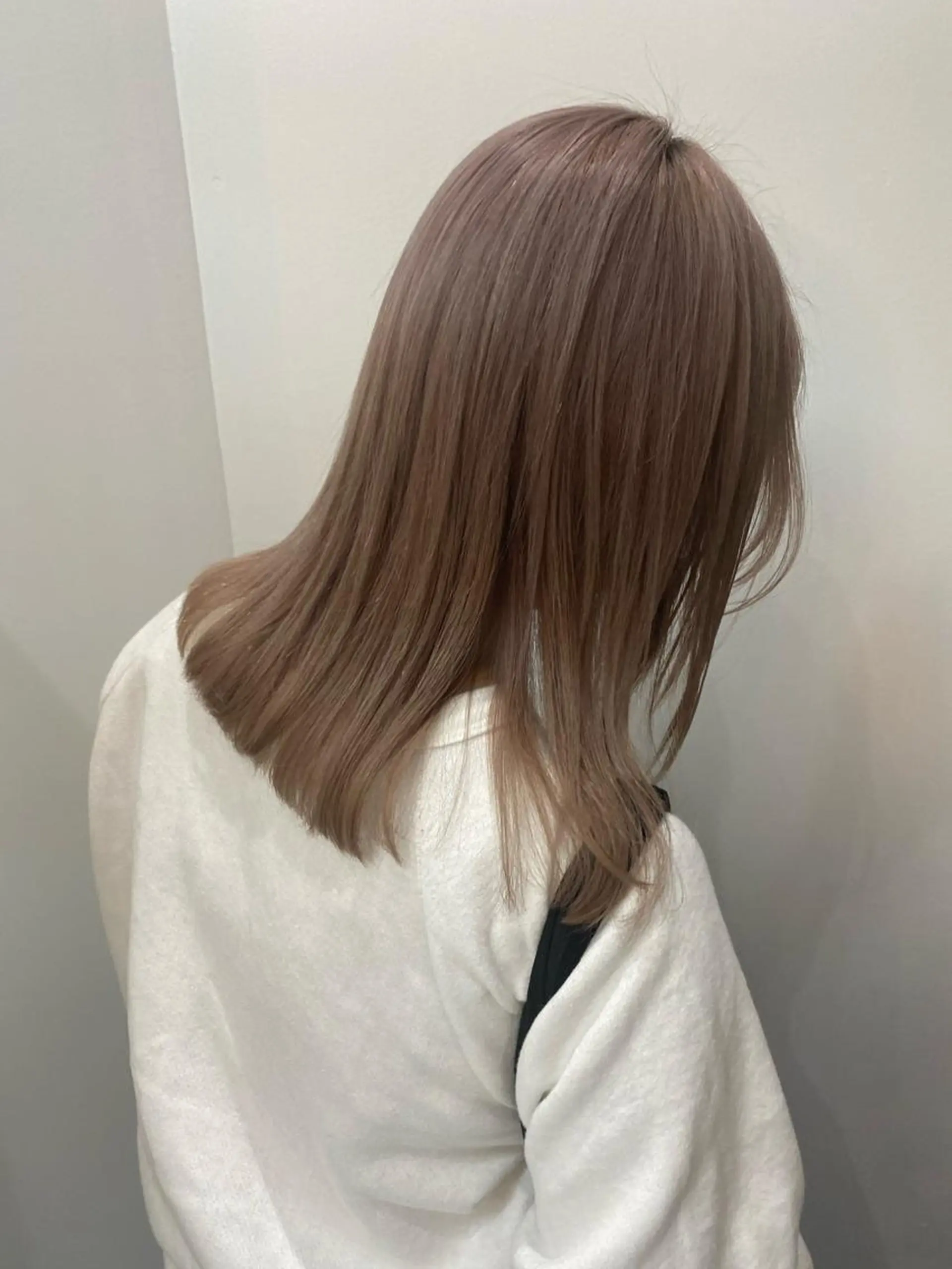 ミディアム aoi ♡グレージュ ・ベージュカラーのヘアスタイル