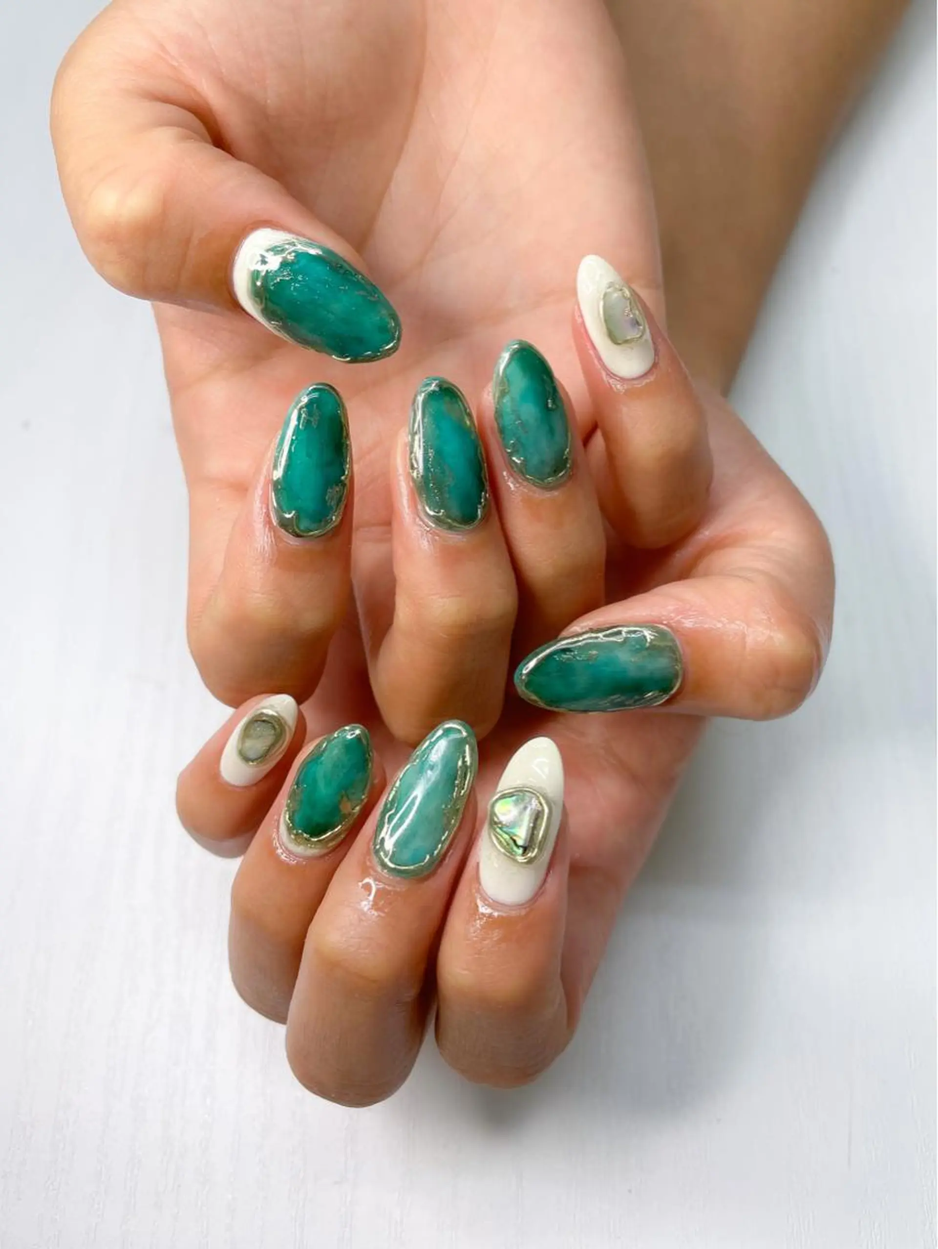 ネイル ハンドネイル Hisaka Mikiのネイルデザイン