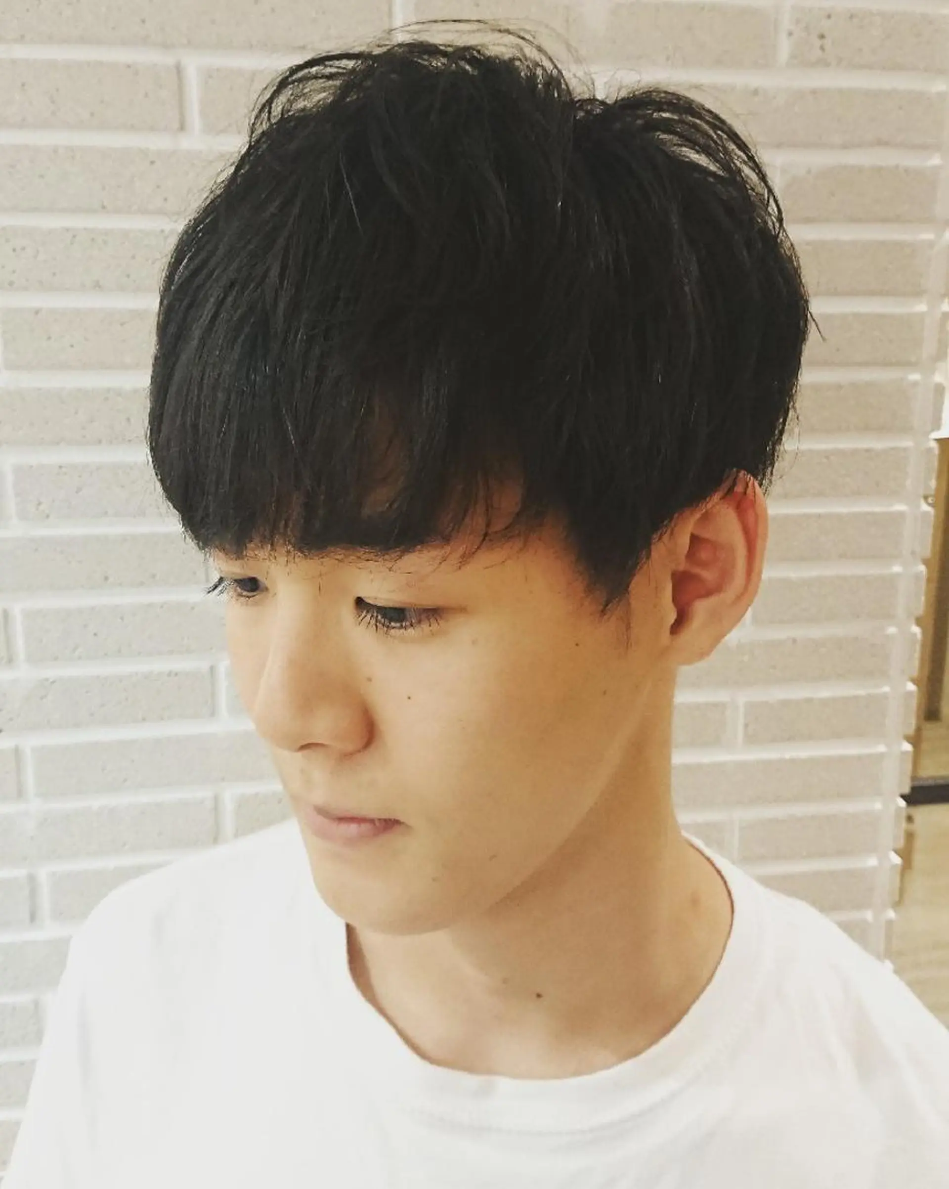 メンズ マッシュ 刈り上げ ブリーチ/ヘアケア/ 艶髪/イギチハルのヘアスタイル