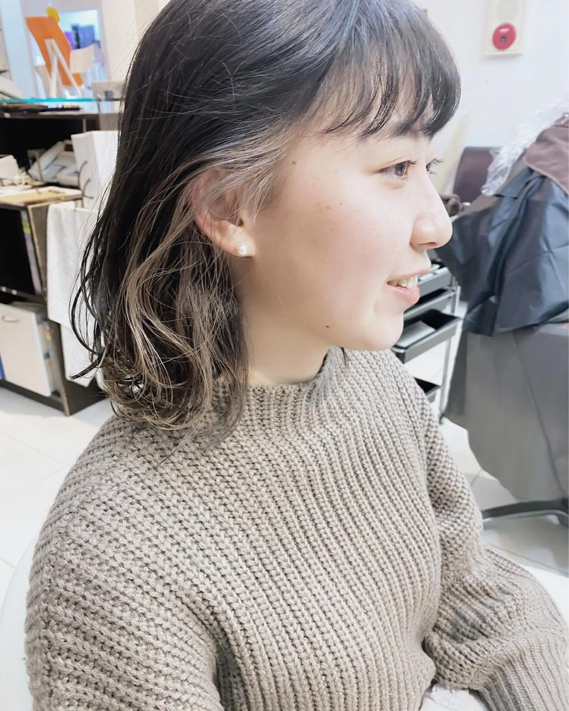 ミディアム カラー ブリーチ イヤリングカラー ブリーチなしカラー ボブ 美容学生必見❣️お得 クーポン有り💓池辺のヘアスタイル