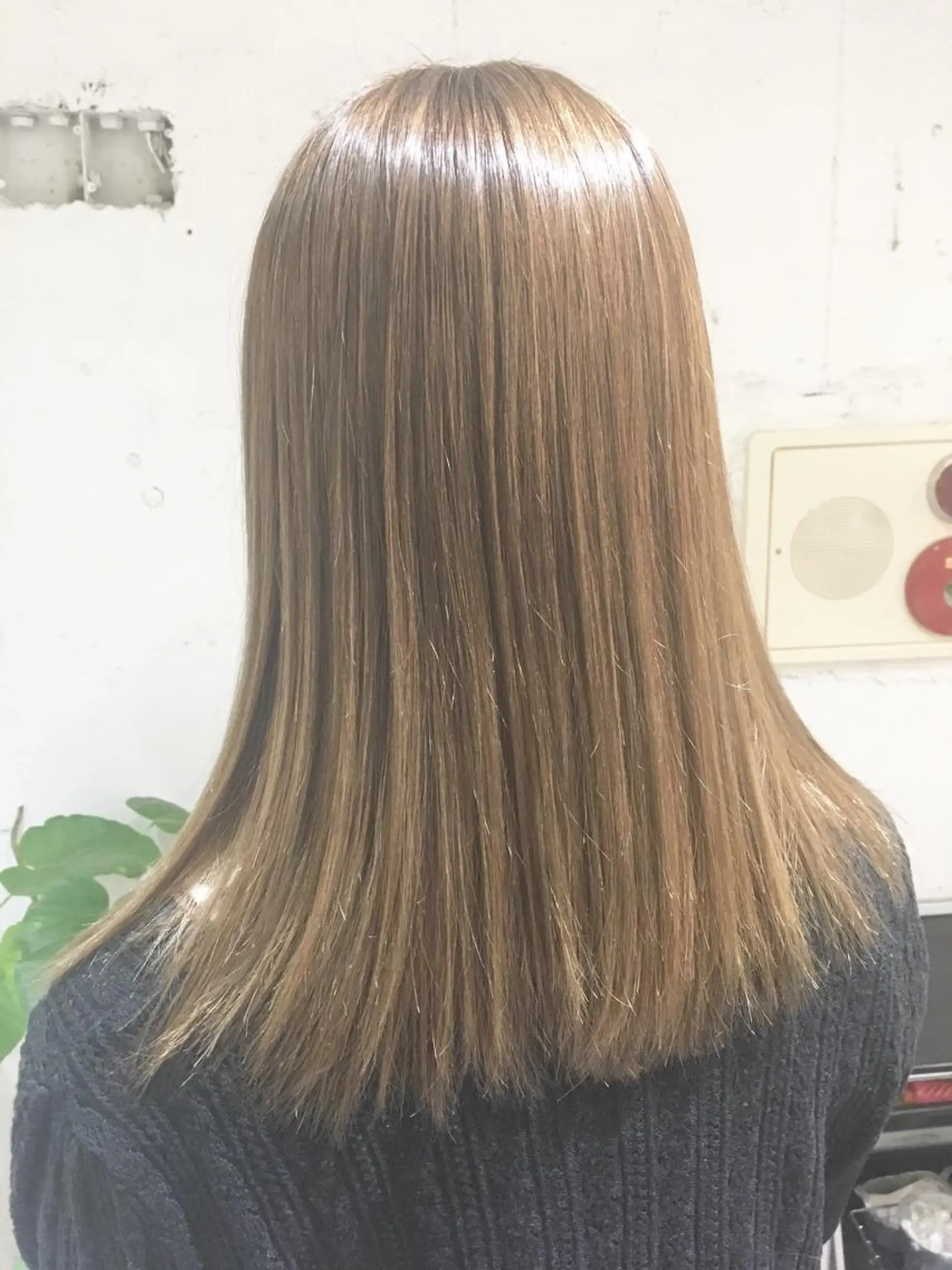 ミディアム カラー ベージュカラー ブリーチ ミルクティーベージュ カット トリートメント 💈平島 拓也💈のヘアスタイル