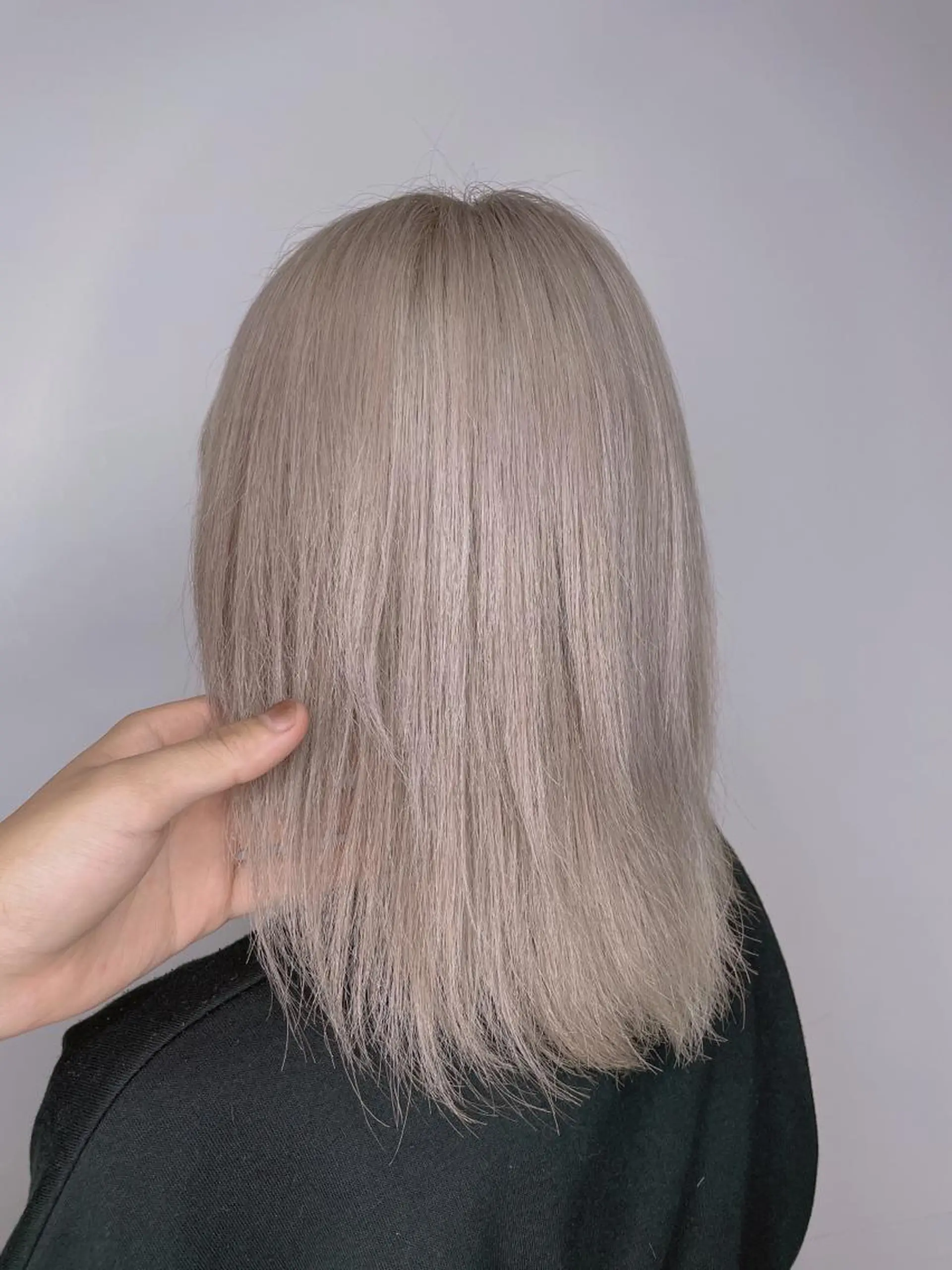 ショート カラー アッシュ ブリーチ ダブルカラー ミルクティーアッシュ エクステ/ハイトーン レイヤーHIROのヘアスタイル