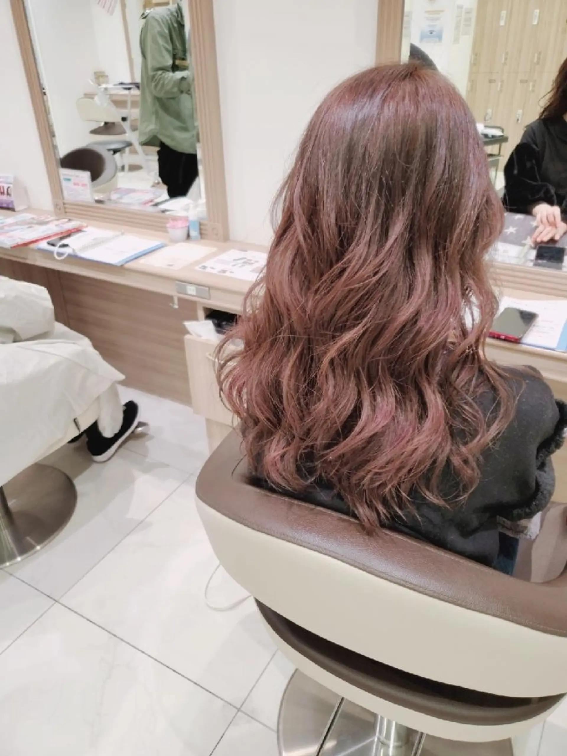 セミロング カラー ベージュカラー イルミナカラー ピンクカラー ピンクベージュ 中村 和貴のヘアスタイル