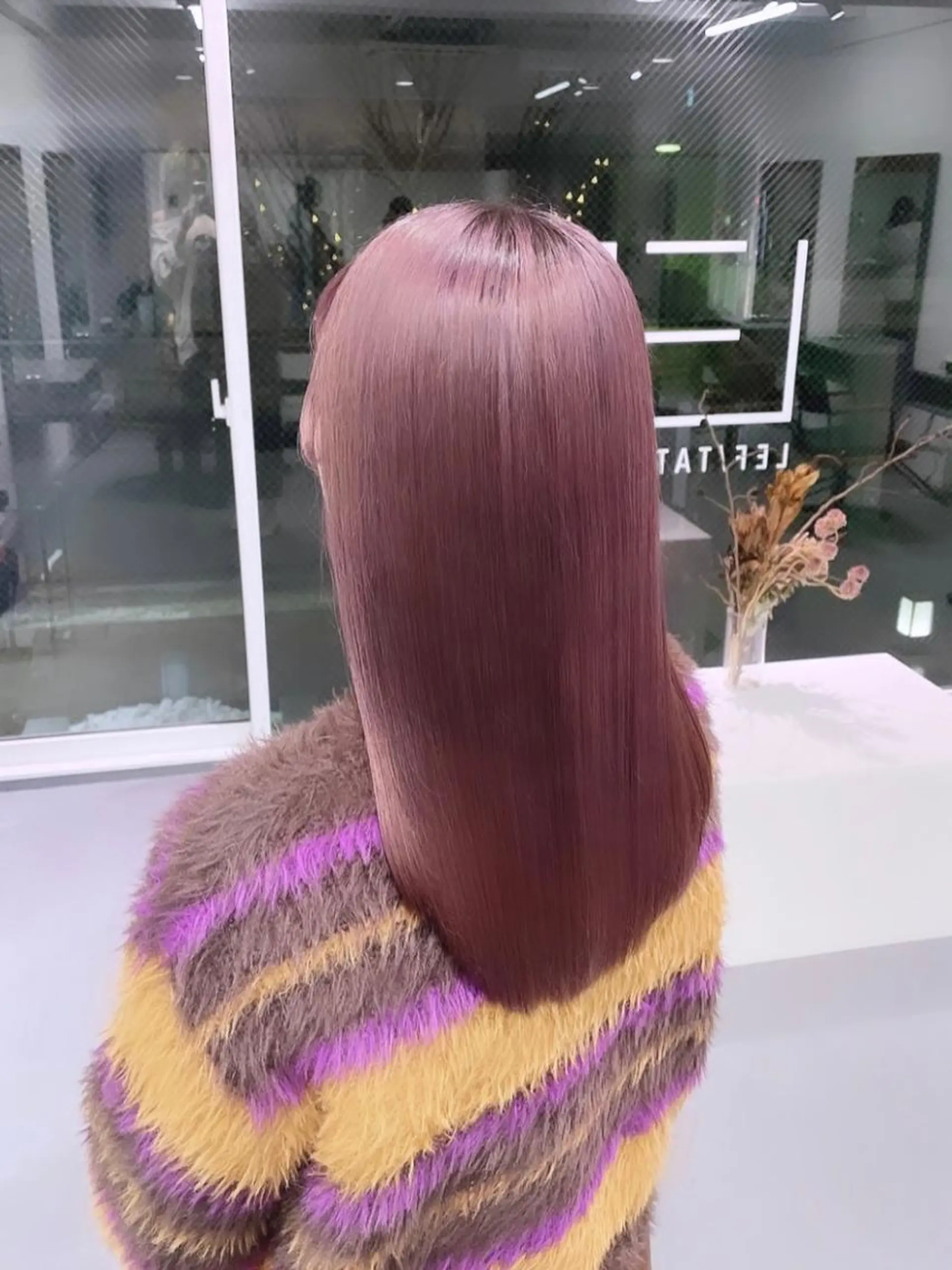 セミロング カラー ヘアカラー LEF TATEMACHI所属・西山祐生/ハイトーン /ケアブリーチ/艶髪のヘアスタイル