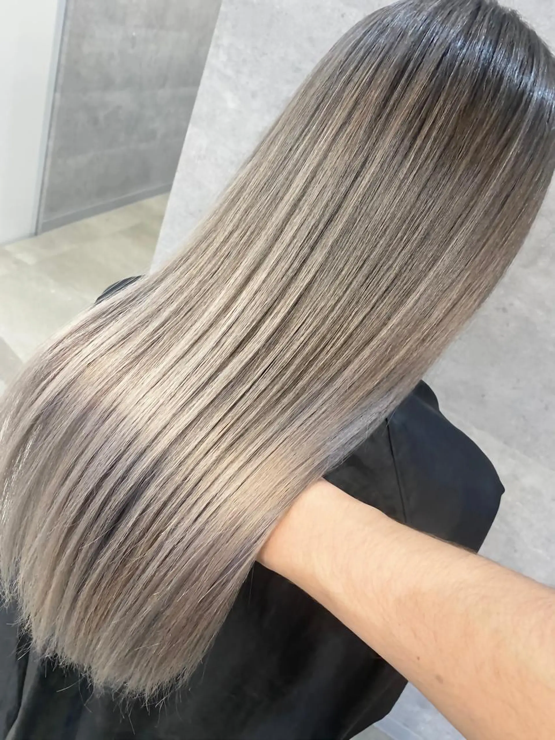 ロング カラー パーマ ヘアアレンジ ネイル マツエク・マツパ アイブロウ バレイヤージュ レイヤーカット トリートメント 井上 一平のヘアスタイル