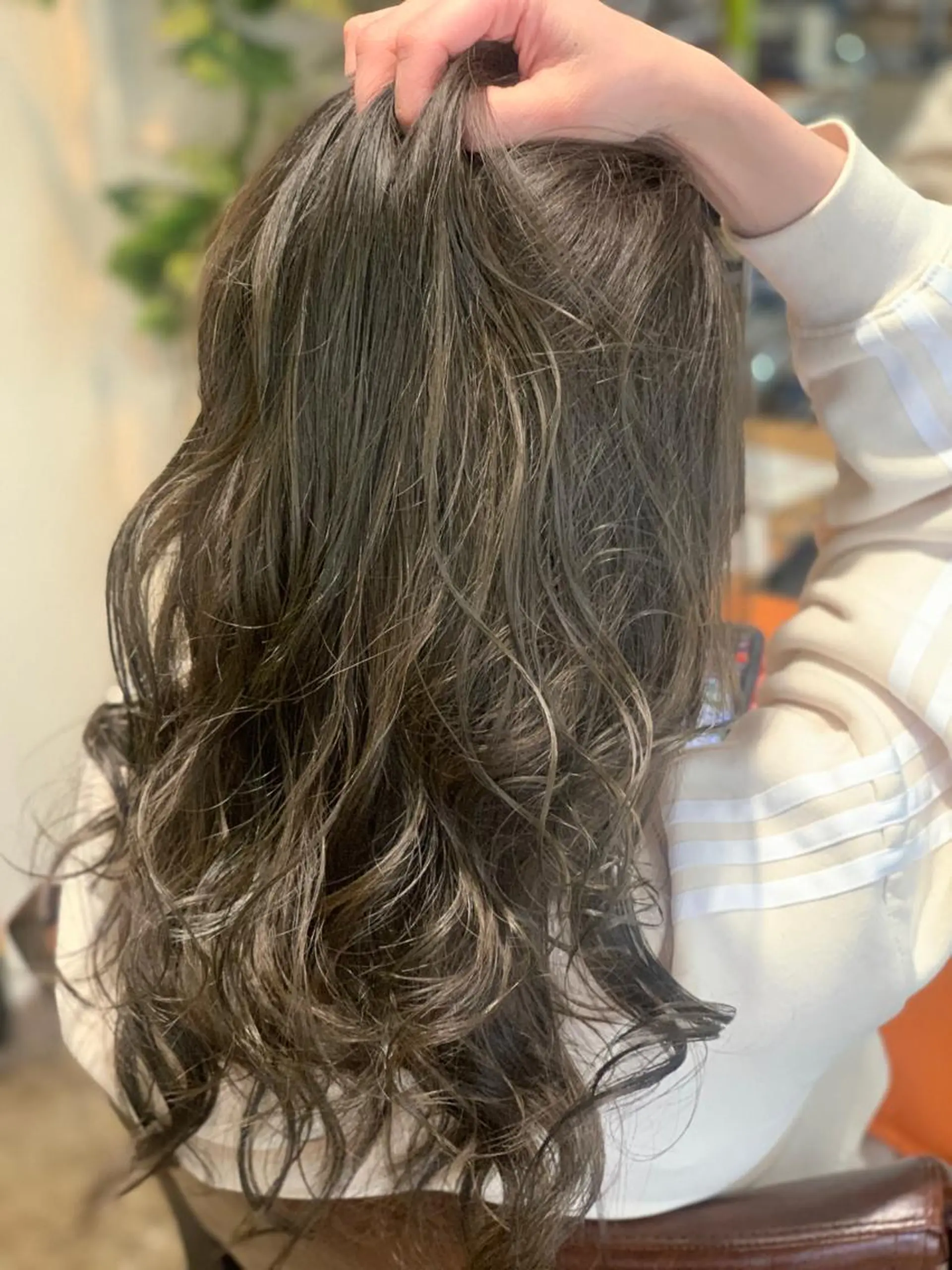 ロング カラー ハイライト✨髪質改善 TAKAさんです😊のヘアスタイル