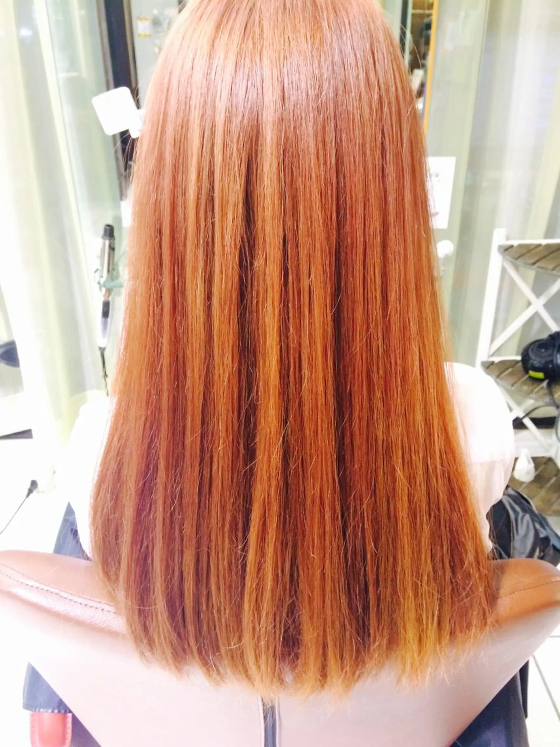 ミディアム セミロング ロング カラー パーマ ヘアアレンジ アッシュ ベージュカラー オレンジ オレンジベージュ ストレートパーマ 山下 直人のヘアスタイル