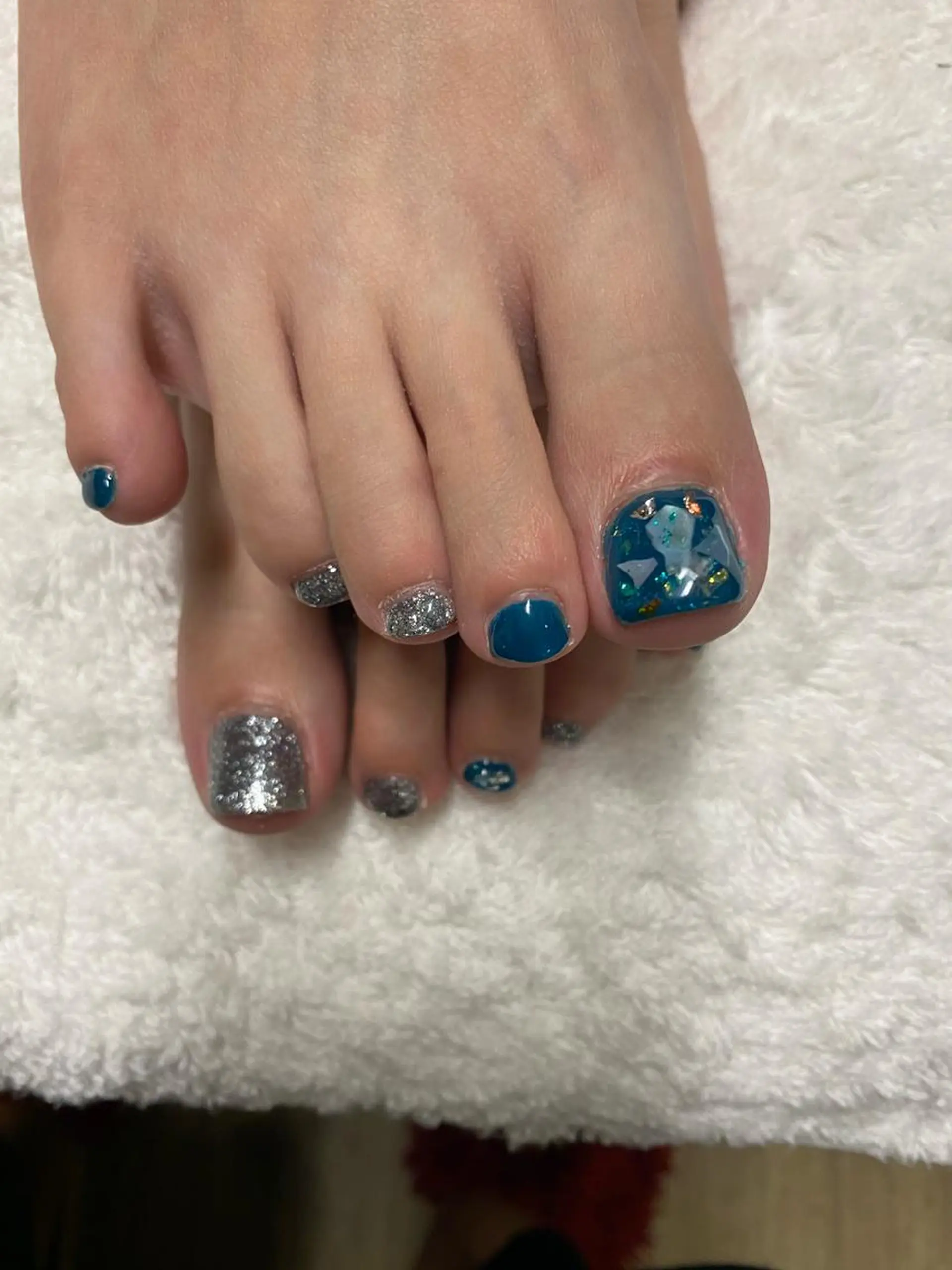 ネイル MIMI RUSH 安城 jubilee店所属・鍋田 彩歌のマツエク・マツパデザイン