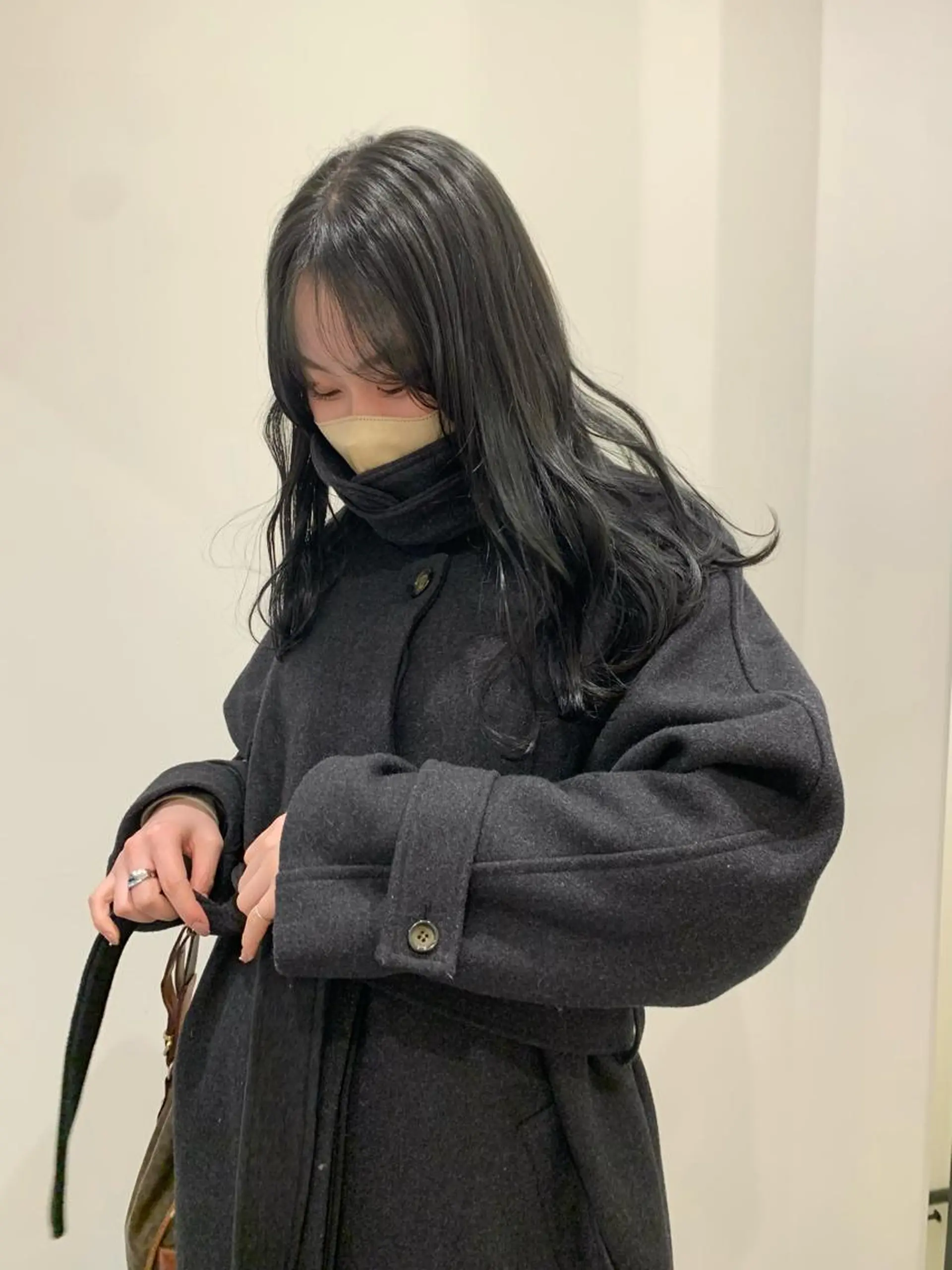 ロング カラー メンズ 透明感カラー グレージュ オリーブグレージュ オリーブグレー ヘアカラー トリートメント 落合希 Olivebeigeのヘアスタイル