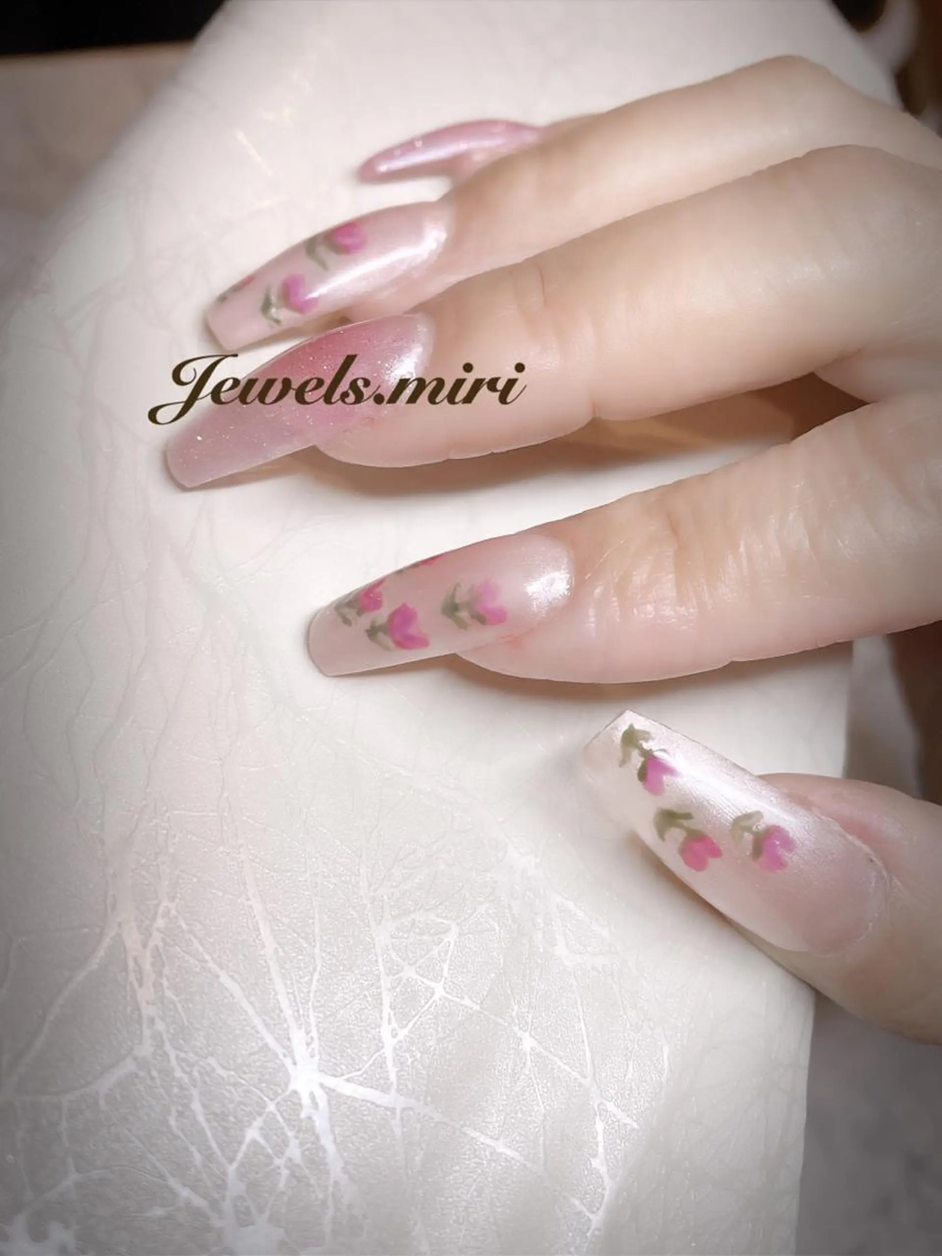 ネイル マグネットネイル オフィスネイル ピンク シンプルネイル Jewels nail lily 白楽所属・ネイルサロン Jewels Mのネイルデザイン