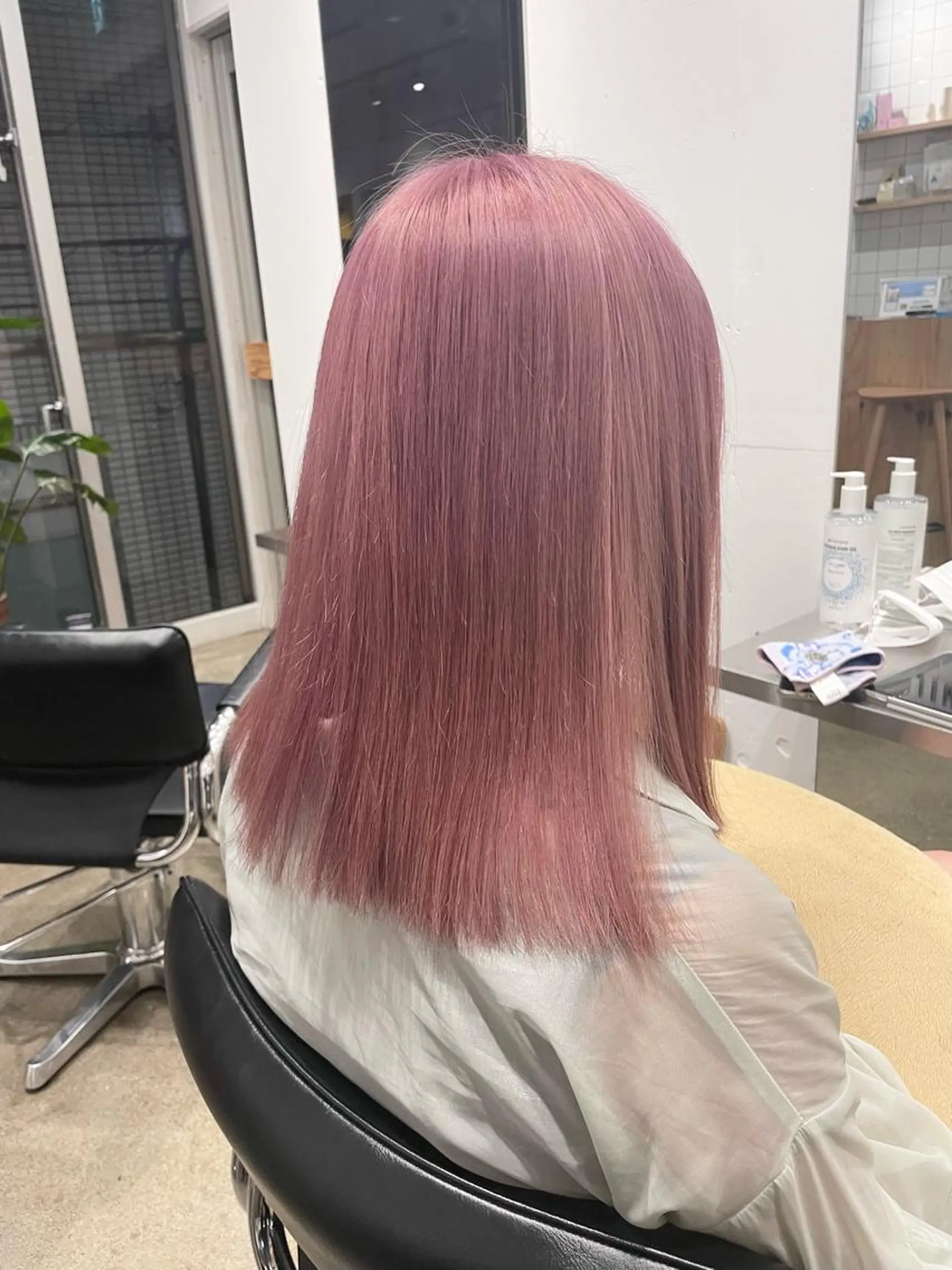 ミディアム カラー ブリーチ ピンクカラー ヘアカラー 湯田実津希🤎 ﾐﾙｸﾃｨ専門のヘアスタイル