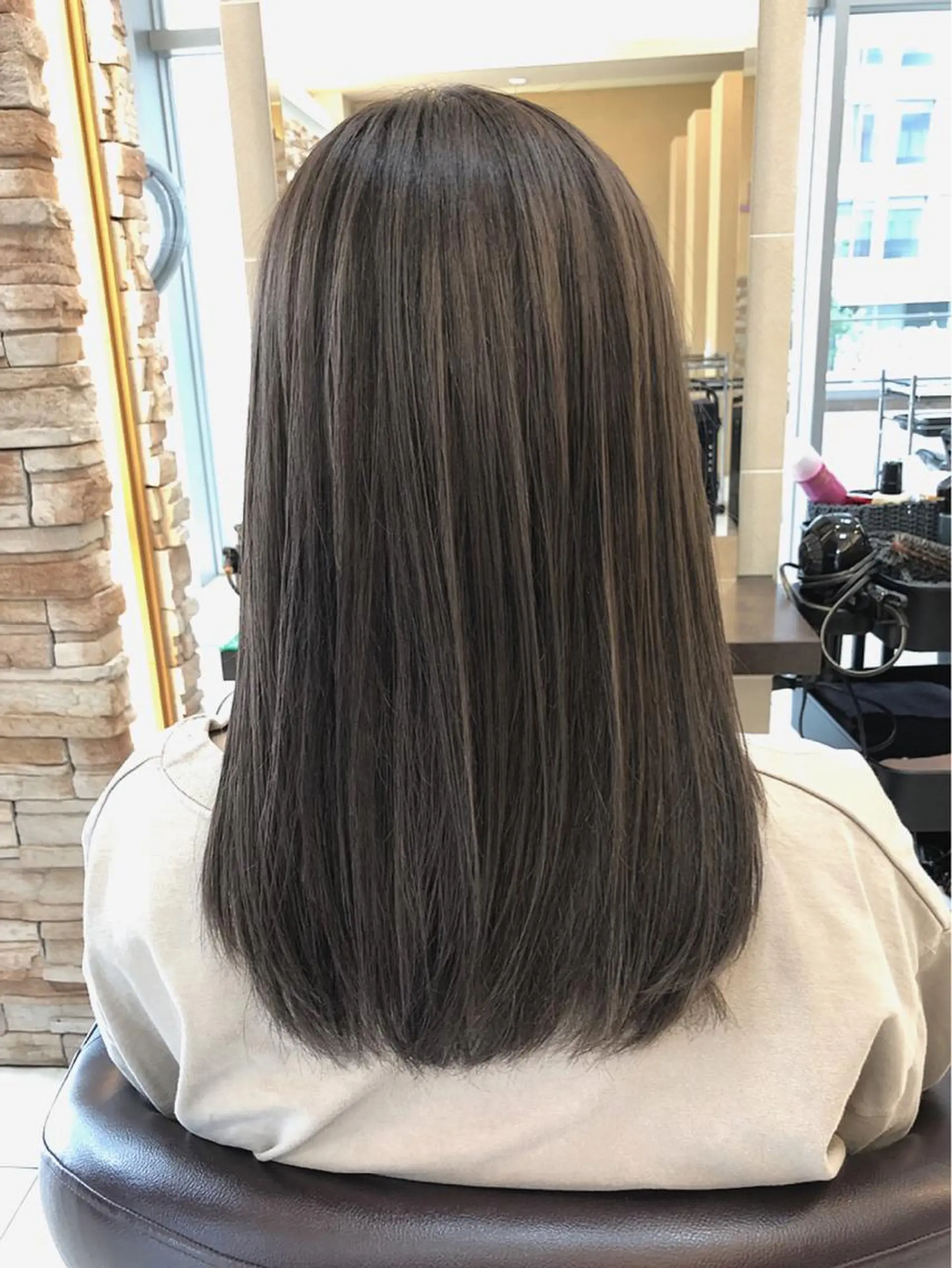 セミロング カラー ベージュカラー 野々山 直貴のヘアスタイル