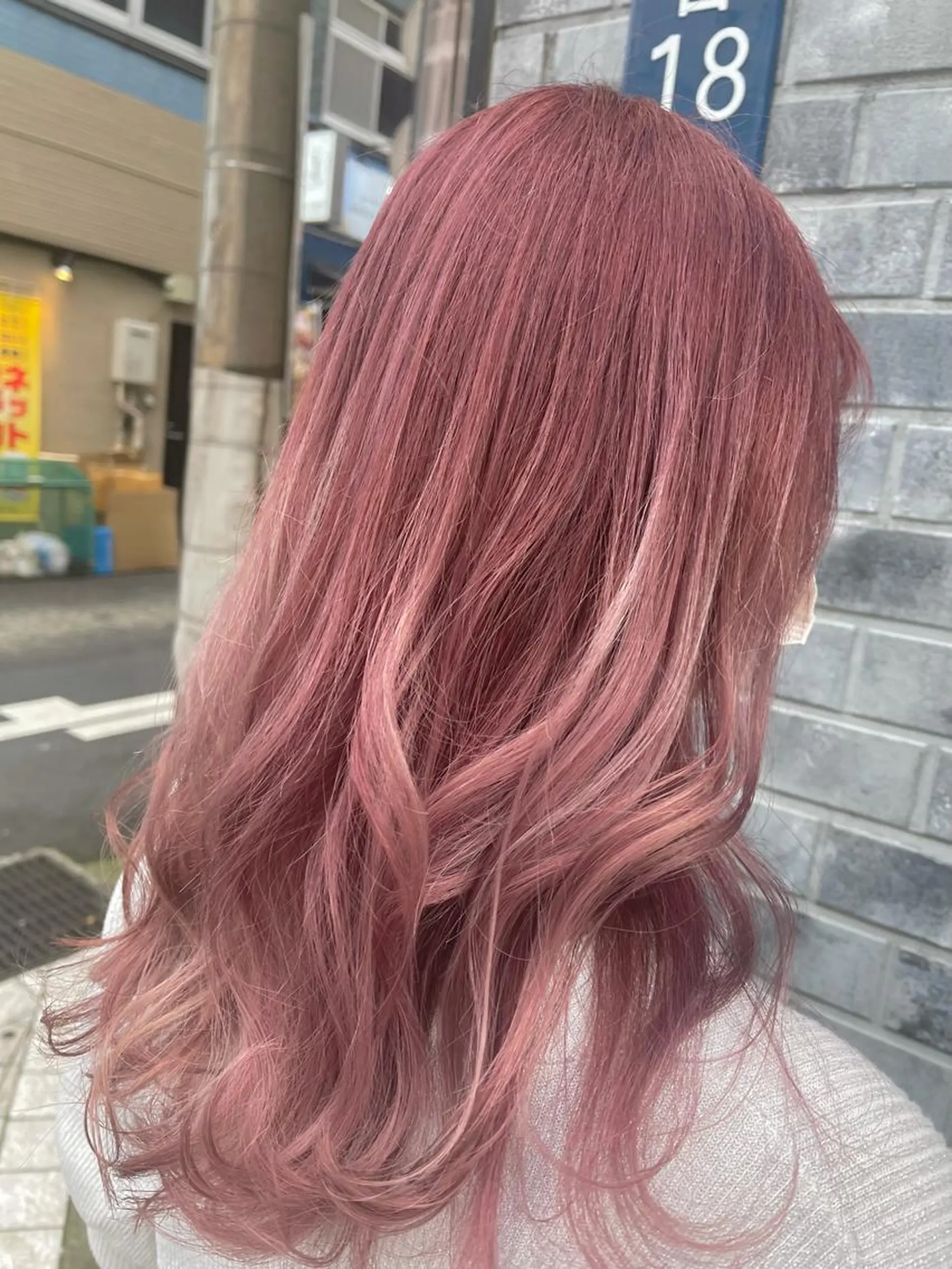 セミロング カラー ピンクカラー ☁Neolive .Ayana✂️のヘアスタイル