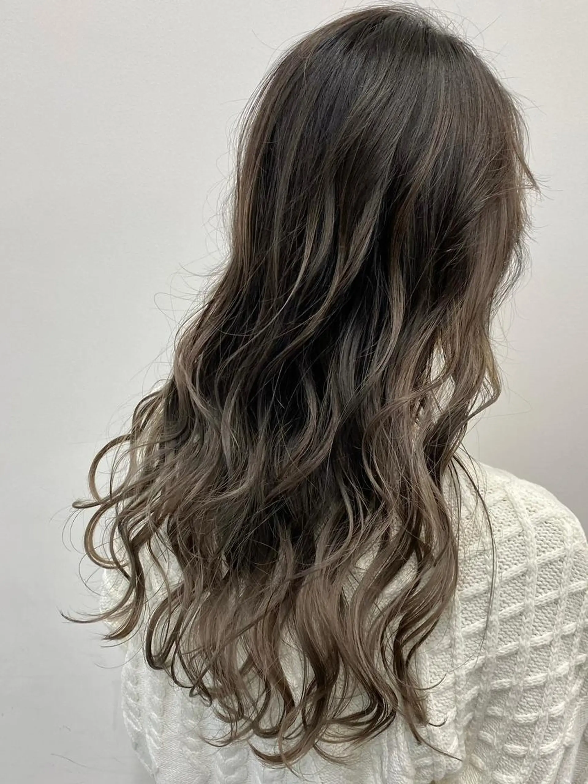 セミロング アッシュ エギョモリ フレンチガーリー 髪質改善 オン眉 公式 Ease by amble luxeのヘアスタイル