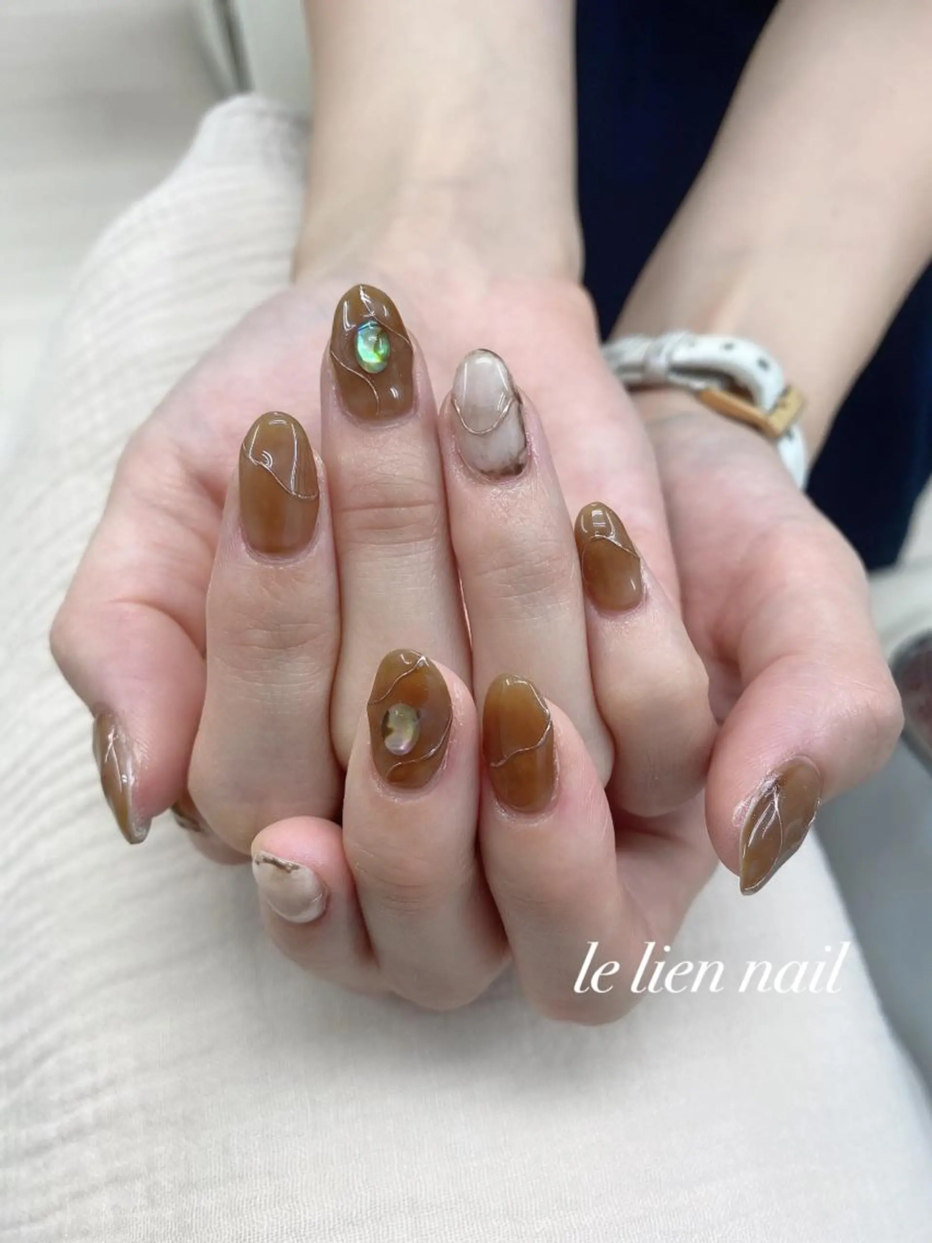 ネイル ブラウン ニュアンスネイル le lien nailのネイルデザイン
