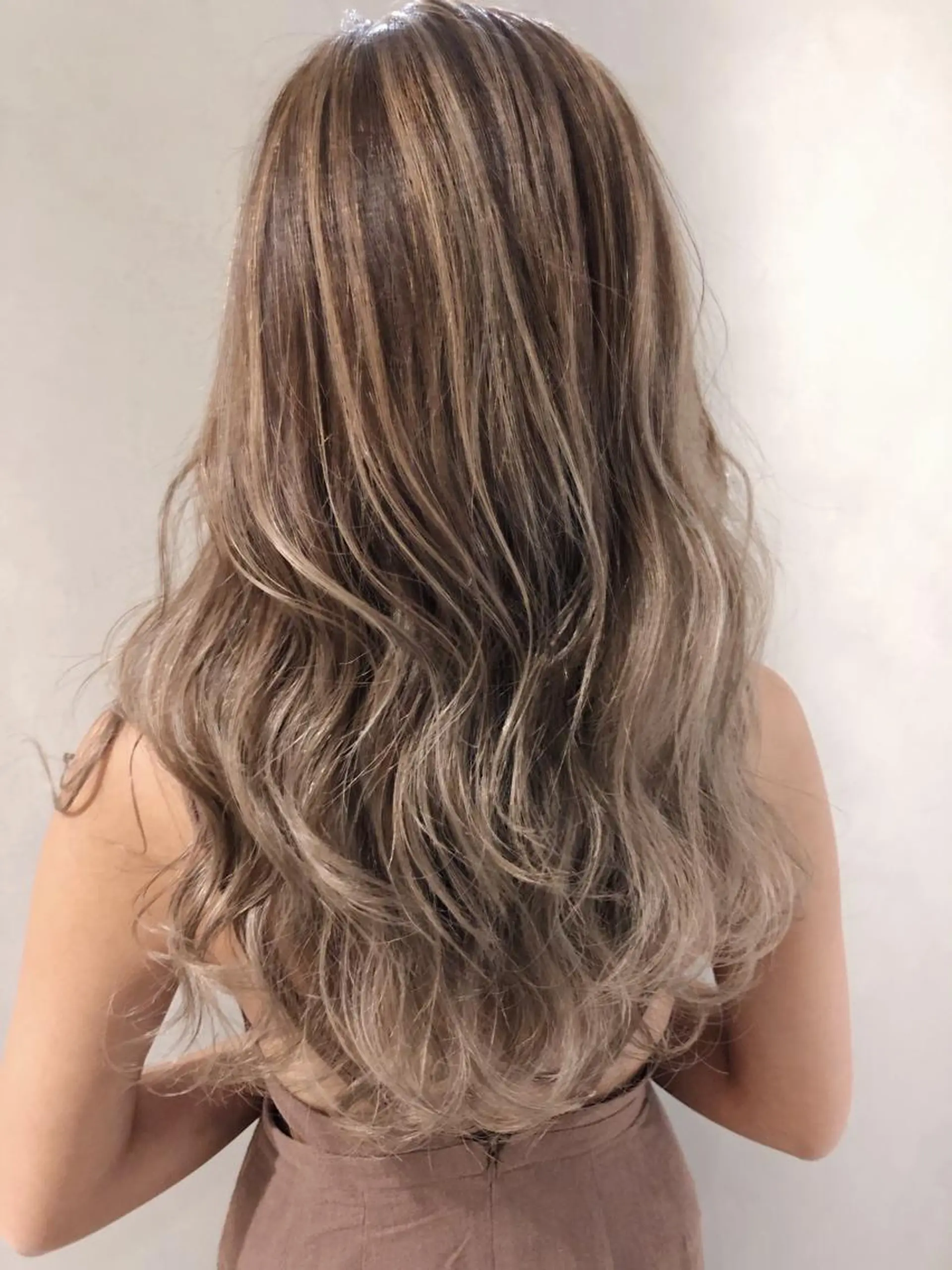 セミロング カラー ヘアカラー トリートメント LA KING GINZA TOKYO所属・🧡ショートの達人 🧡SHOのヘアスタイル