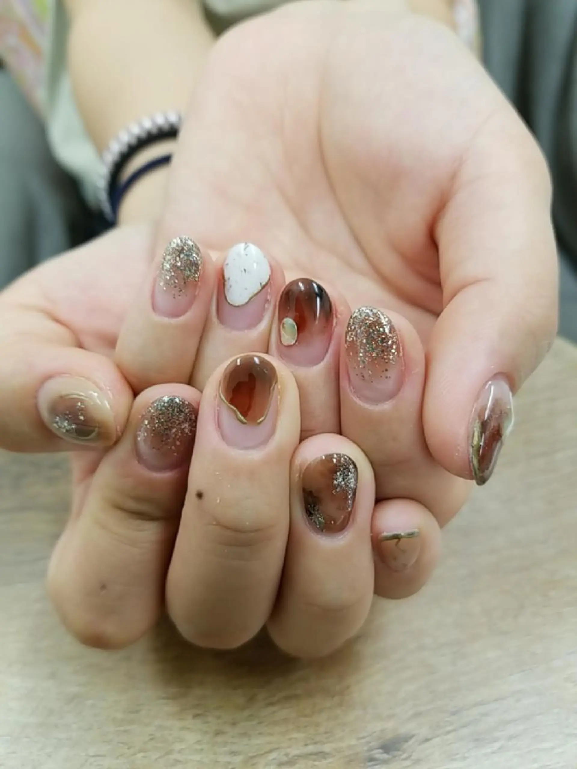 ネイル アートネイル フットネイル ジェルネイル 持ち込み ニュアンスネイル 河野ちえ (雑誌掲載サロン)のネイルデザイン