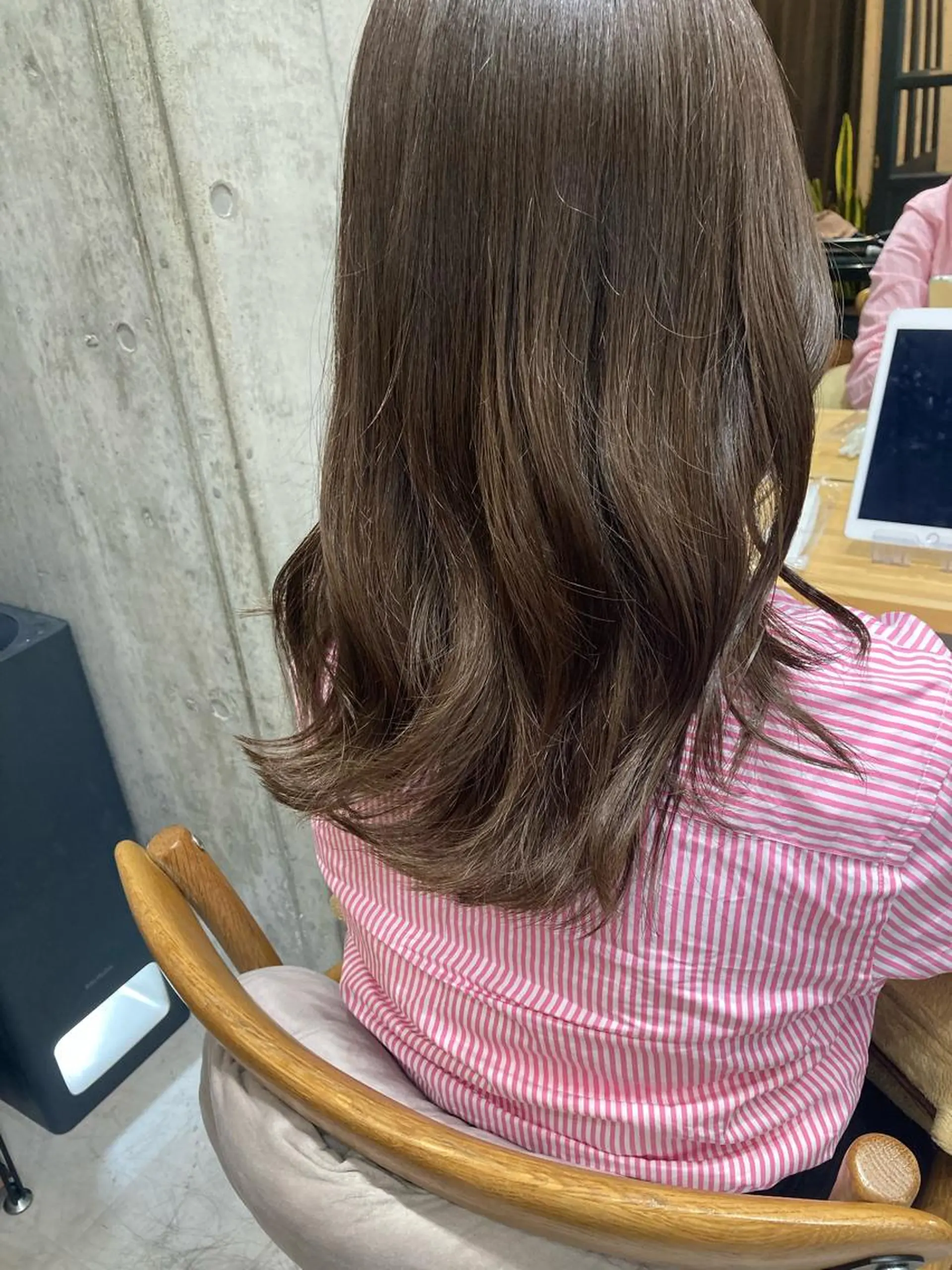 セミロング ✨色持ちの良い艶 カラー✨蟹江真世のヘアスタイル