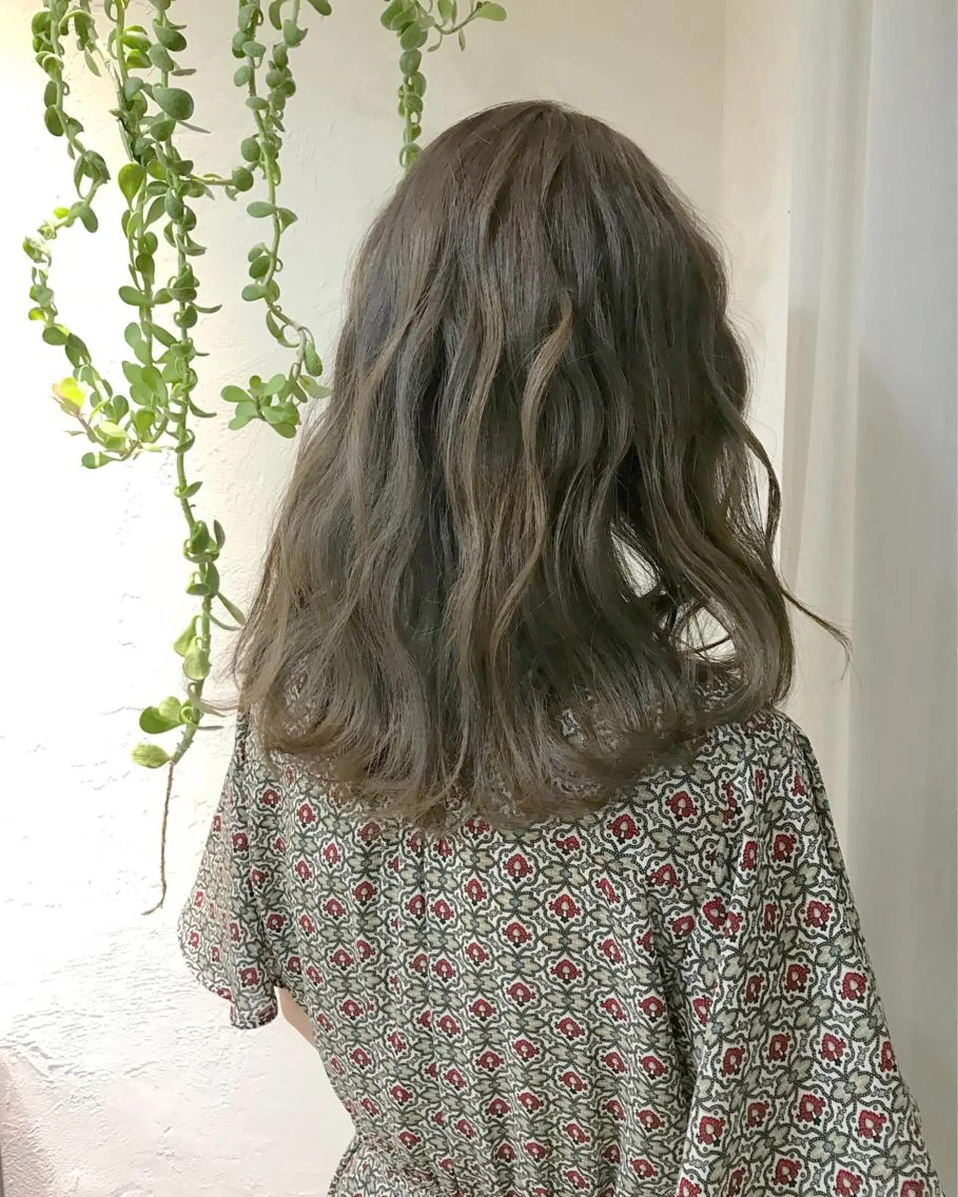 ミディアム DopeLIT モデル募集中のヘアスタイル