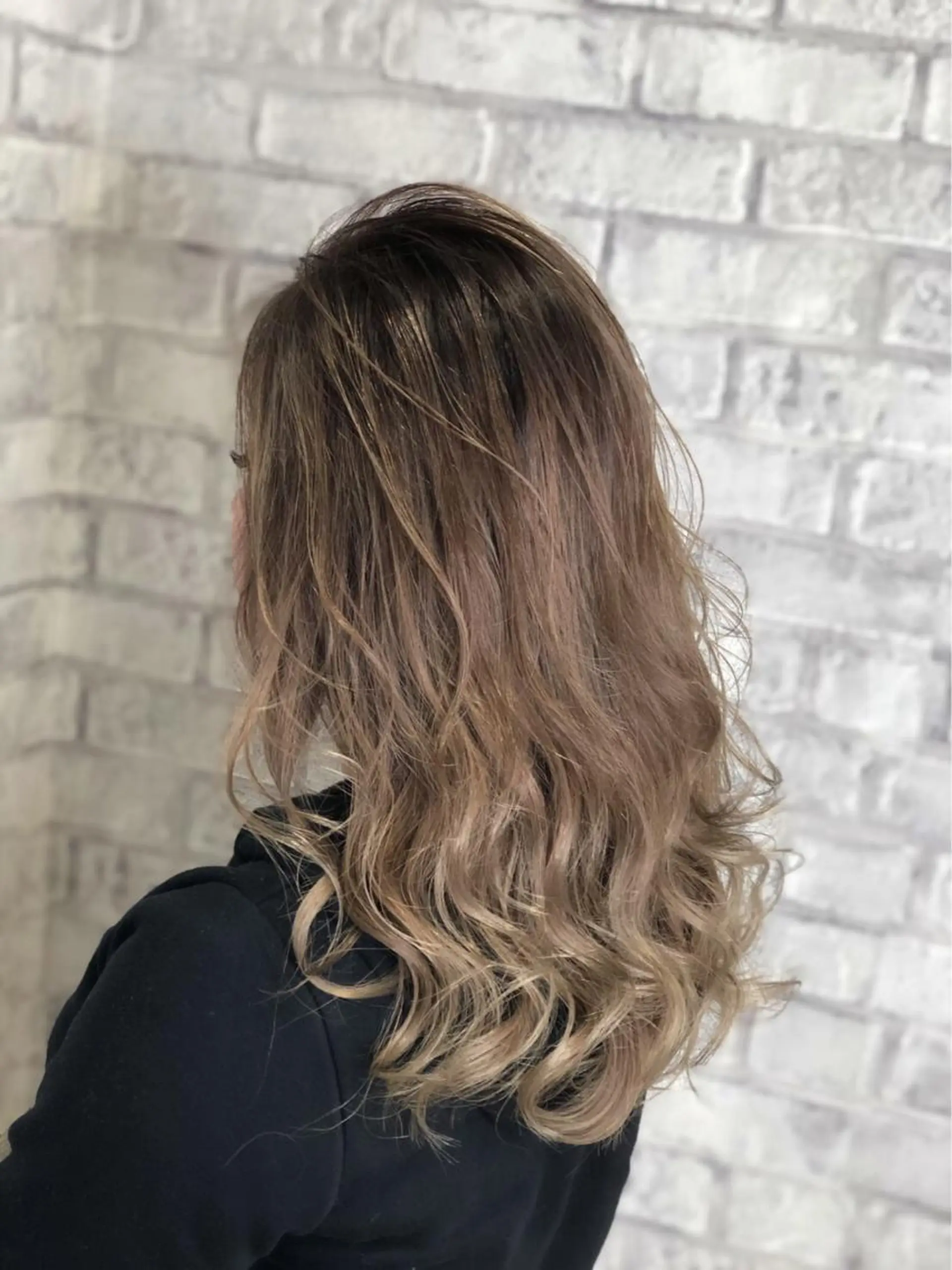 ロング カラー EARTH 越谷店のヘアスタイル