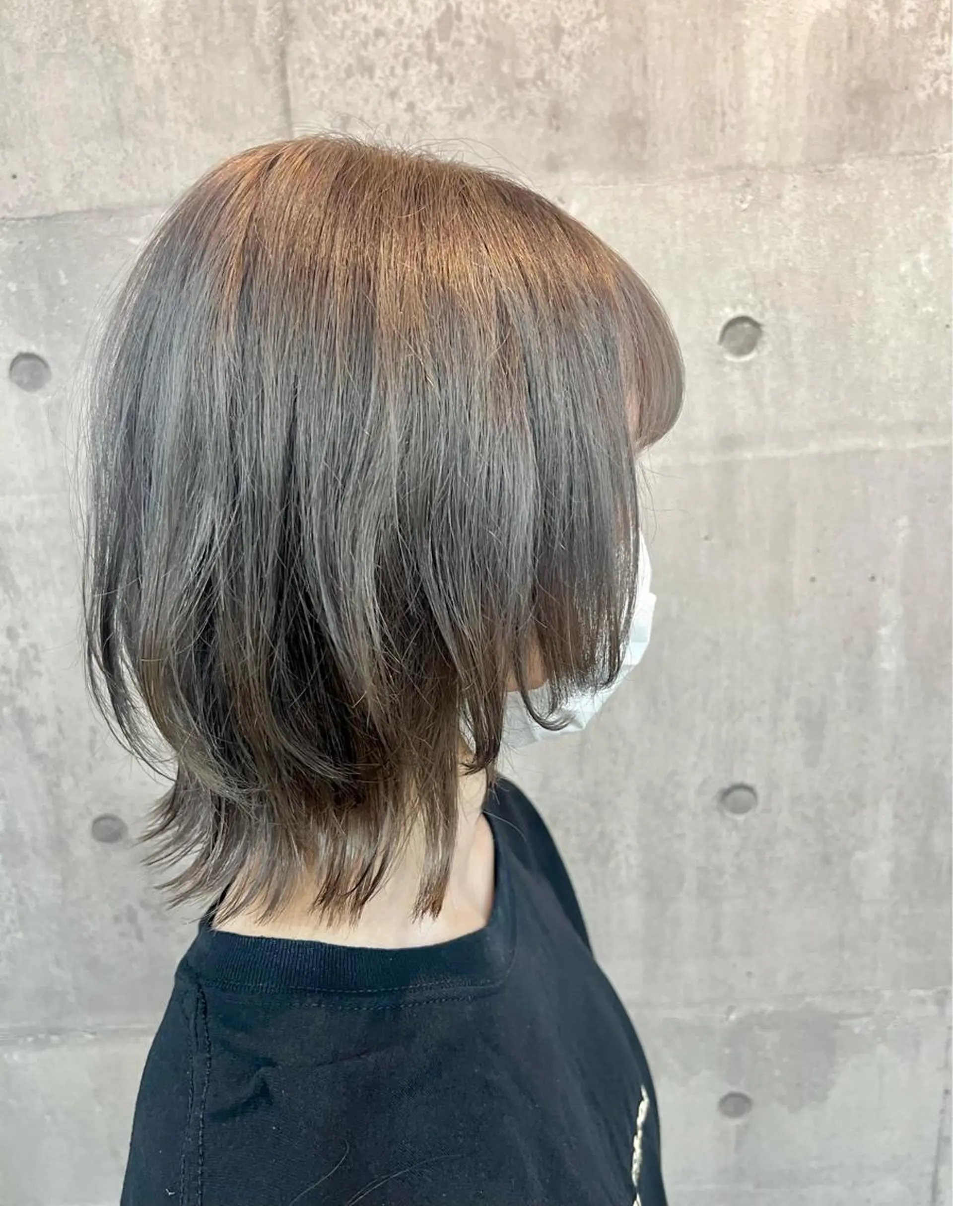 ミディアム カラー グレージュ ウルフカット レイヤー/韓国 ハイトーン興津史弥のヘアスタイル