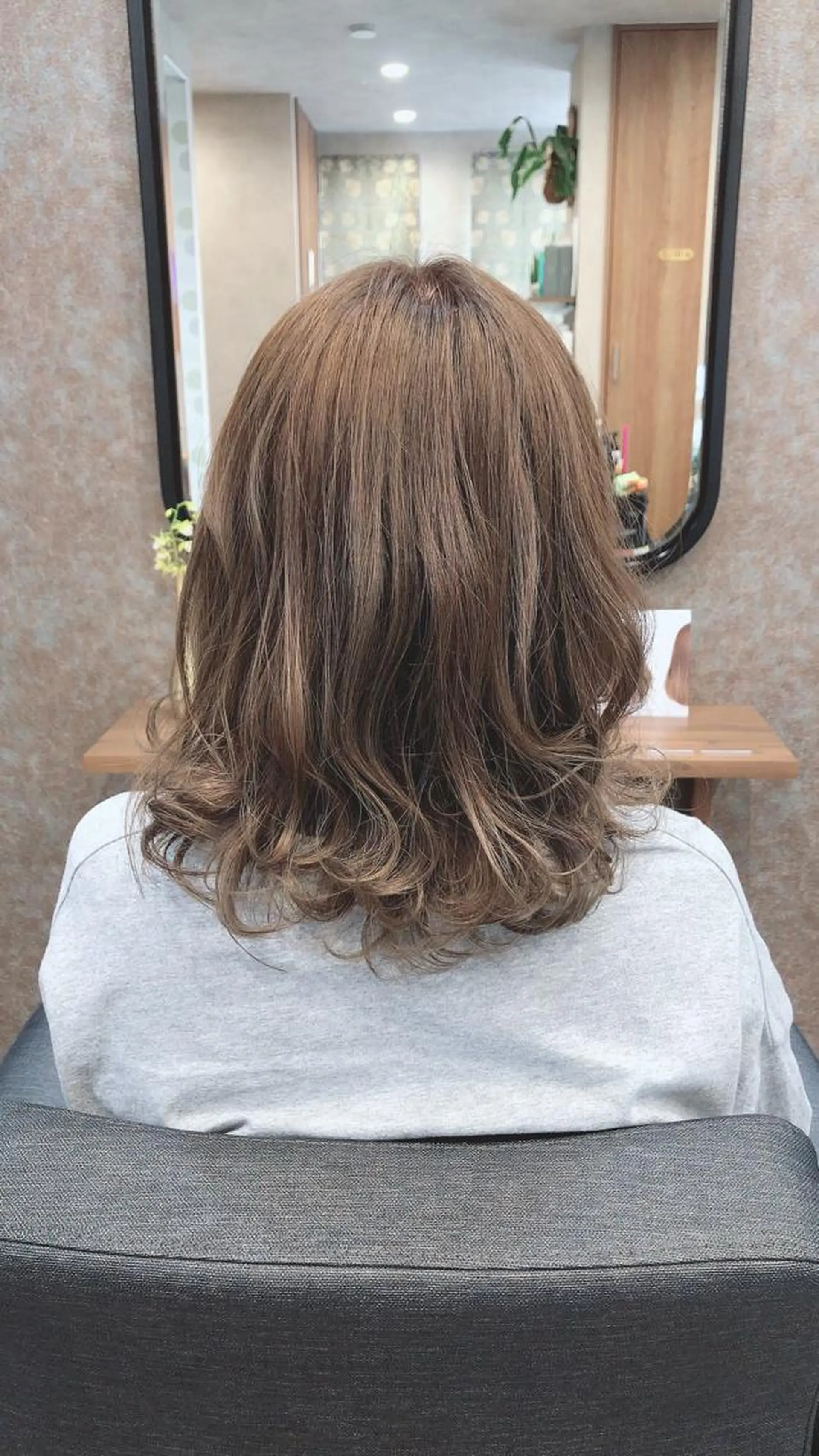 カラー アッシュ ブリーチ ミント 野咲き 美容室のマツエク・マツパデザイン