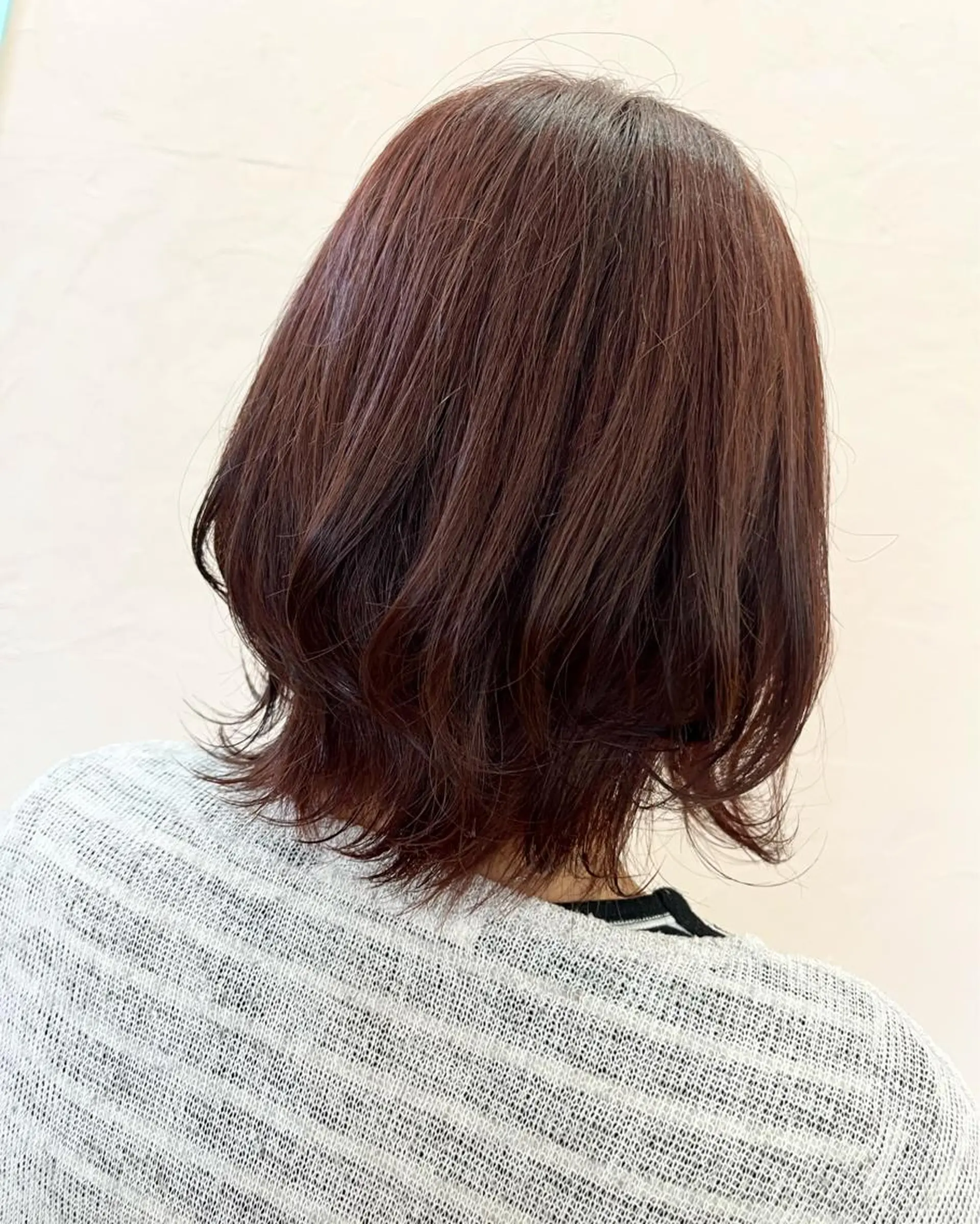 ミディアム カラー ブラウンカラー ピンクカラー ピンクブラウン 高石 未唯のヘアスタイル