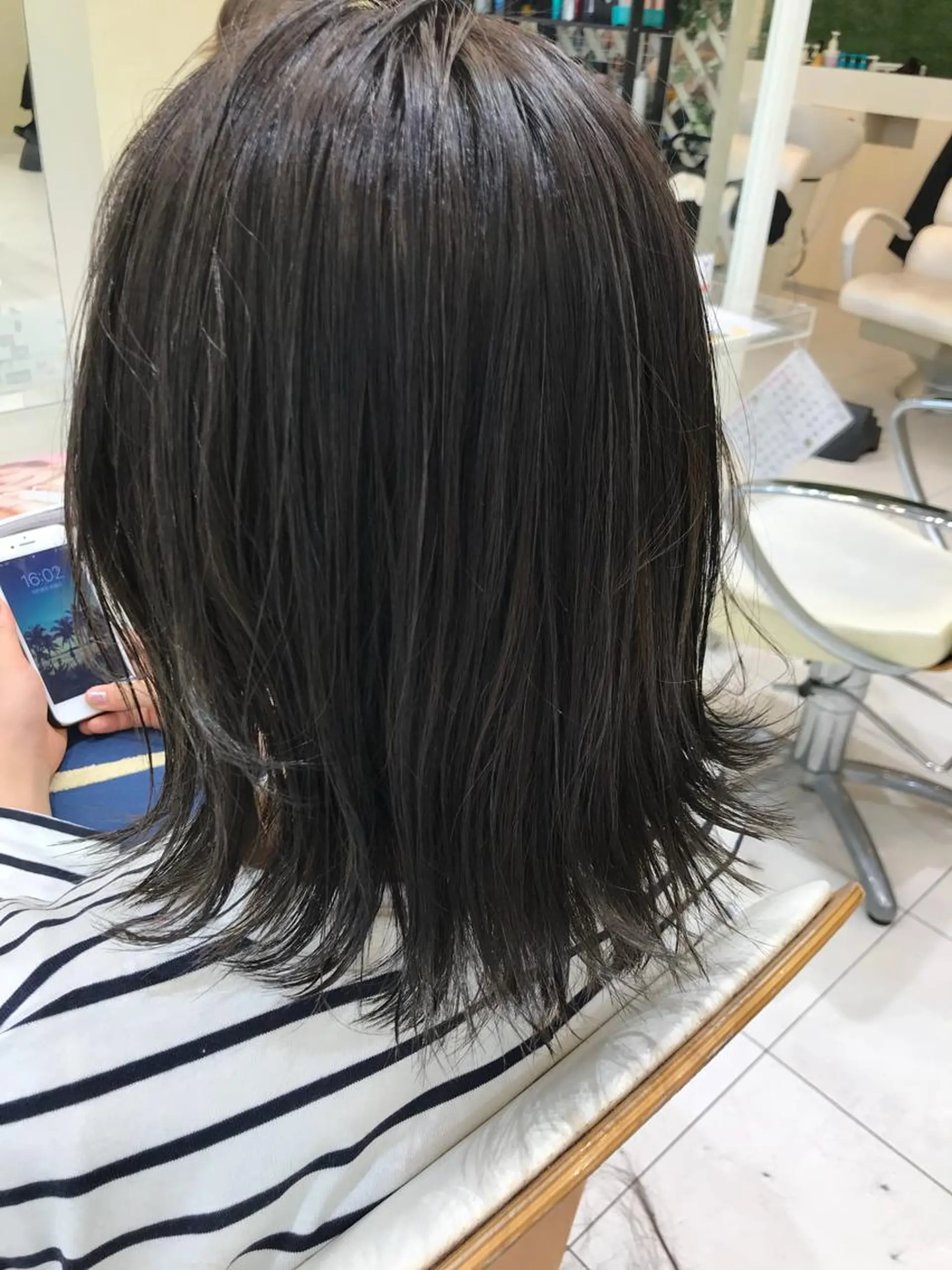 ミディアム カラー ブルーカラー ブルージュ ハイライトカラー ハイライト カット ナガイ ユウキのヘアスタイル