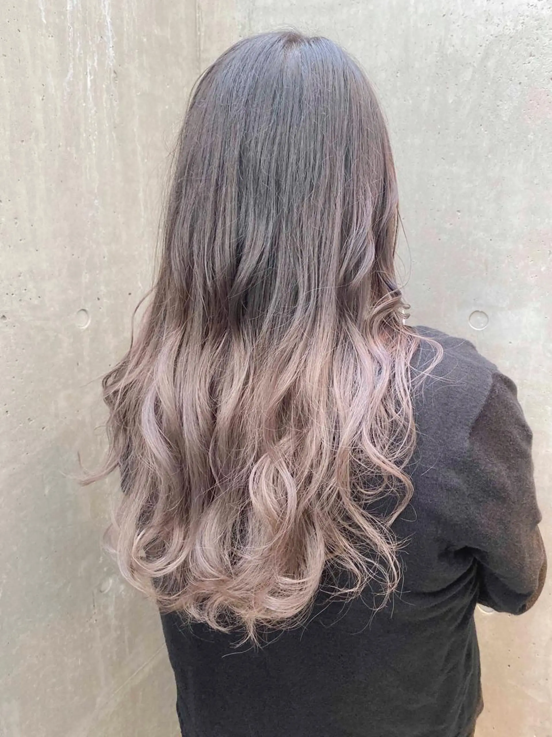 ロング カラー アッシュ アッシュグレー アッシュグレージュ 透明感カラー グラデーションカラー モテ髪透明感❤️ デイズヘアカラーのヘアスタイル