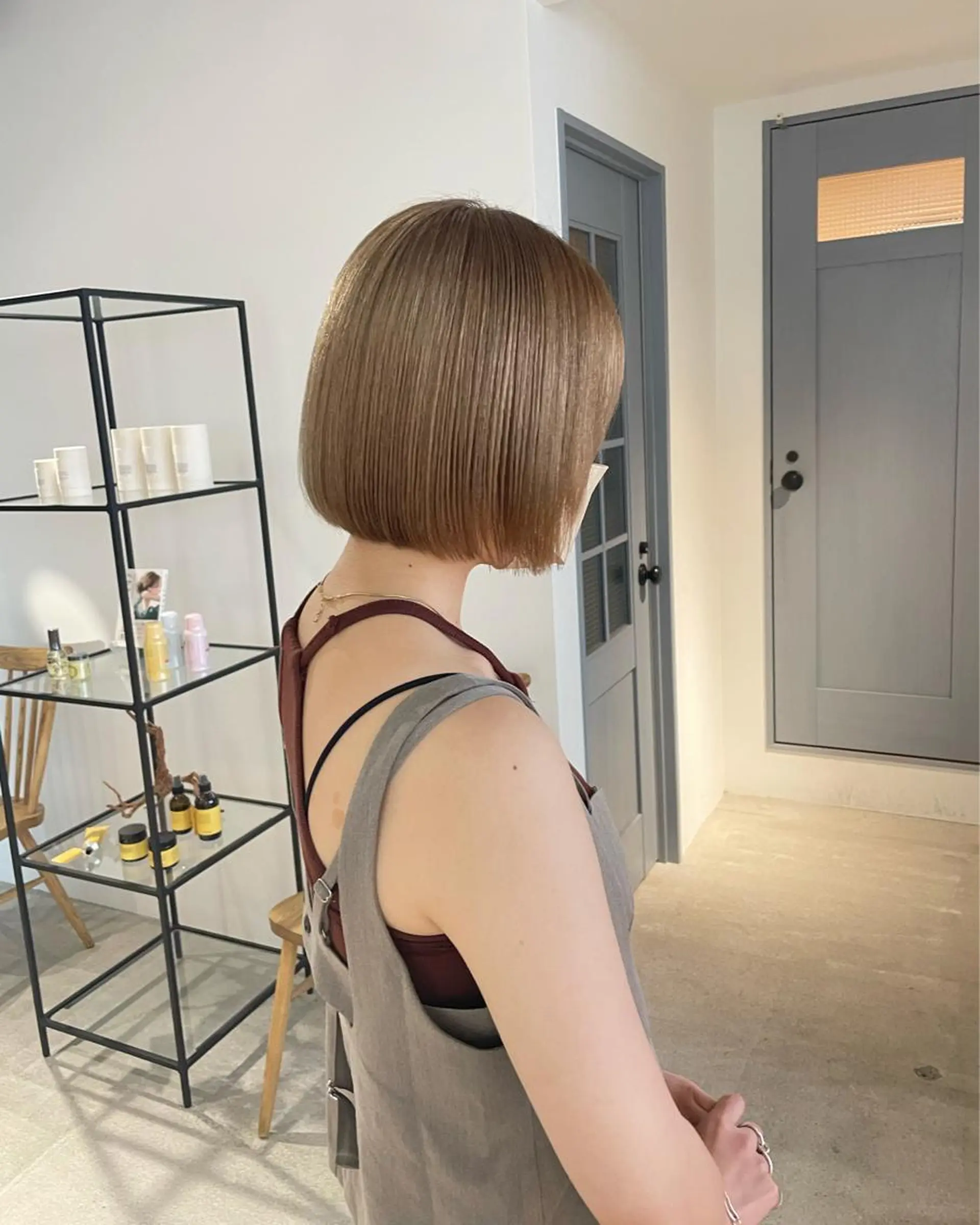 ミディアム CITY louwe 脇坂彩音のヘアスタイル