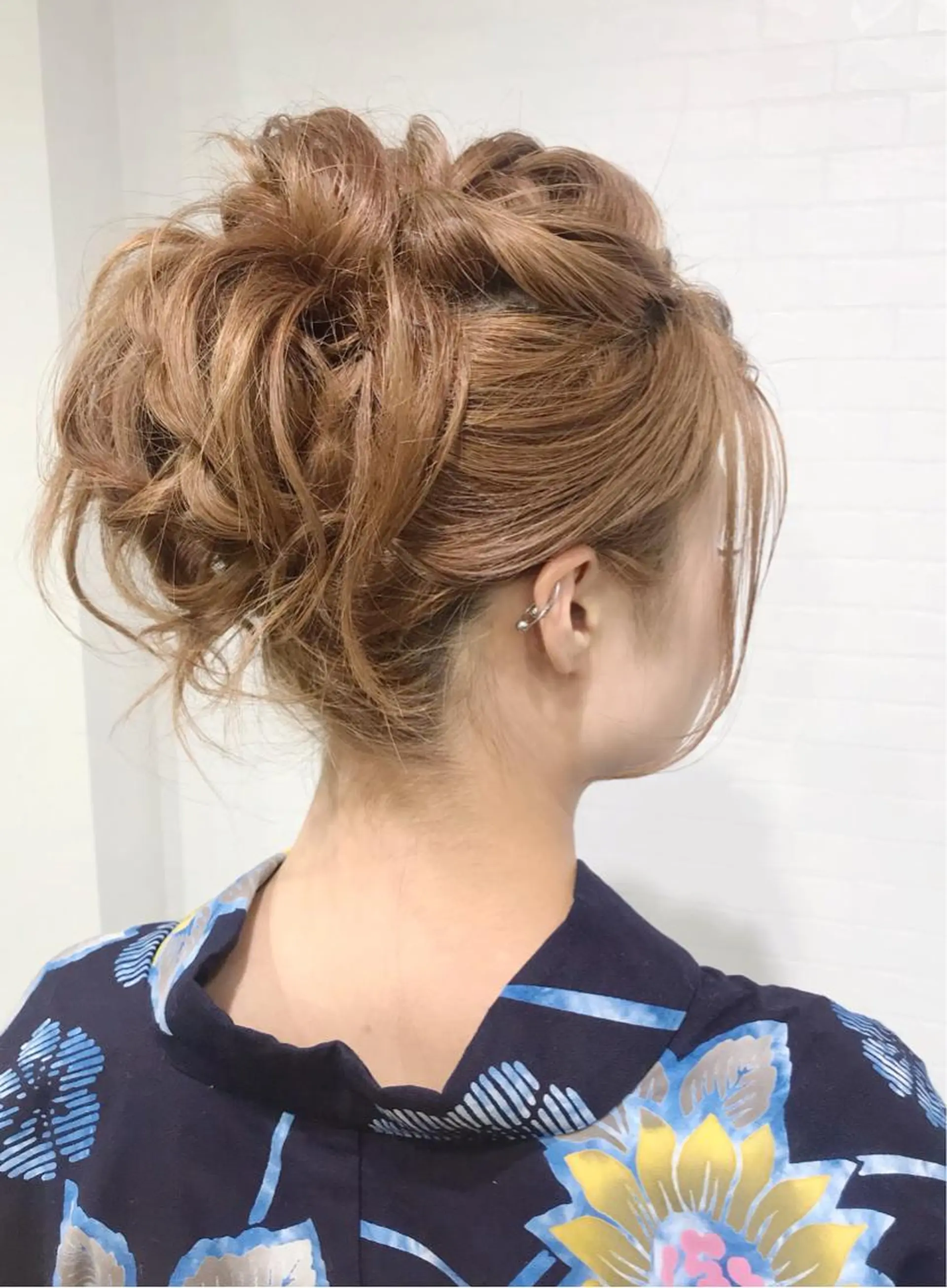 ミディアム ヘアアレンジ GRANLUSSO 〜グランルッソ駅前店所属・木口 嘉美のヘアスタイル