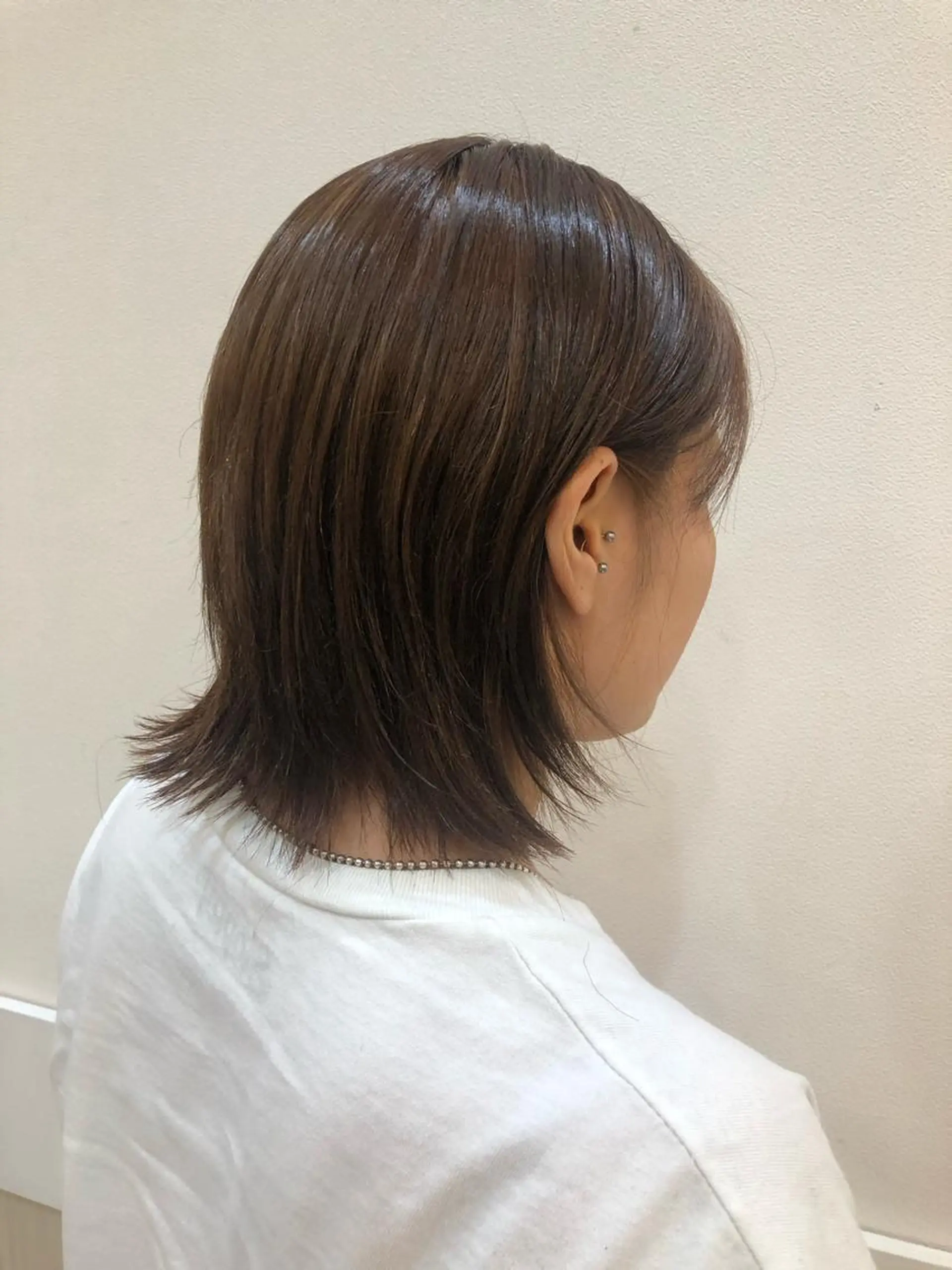 ミディアム カラー 内田温子大人女性 ハイライト、ボブのヘアスタイル