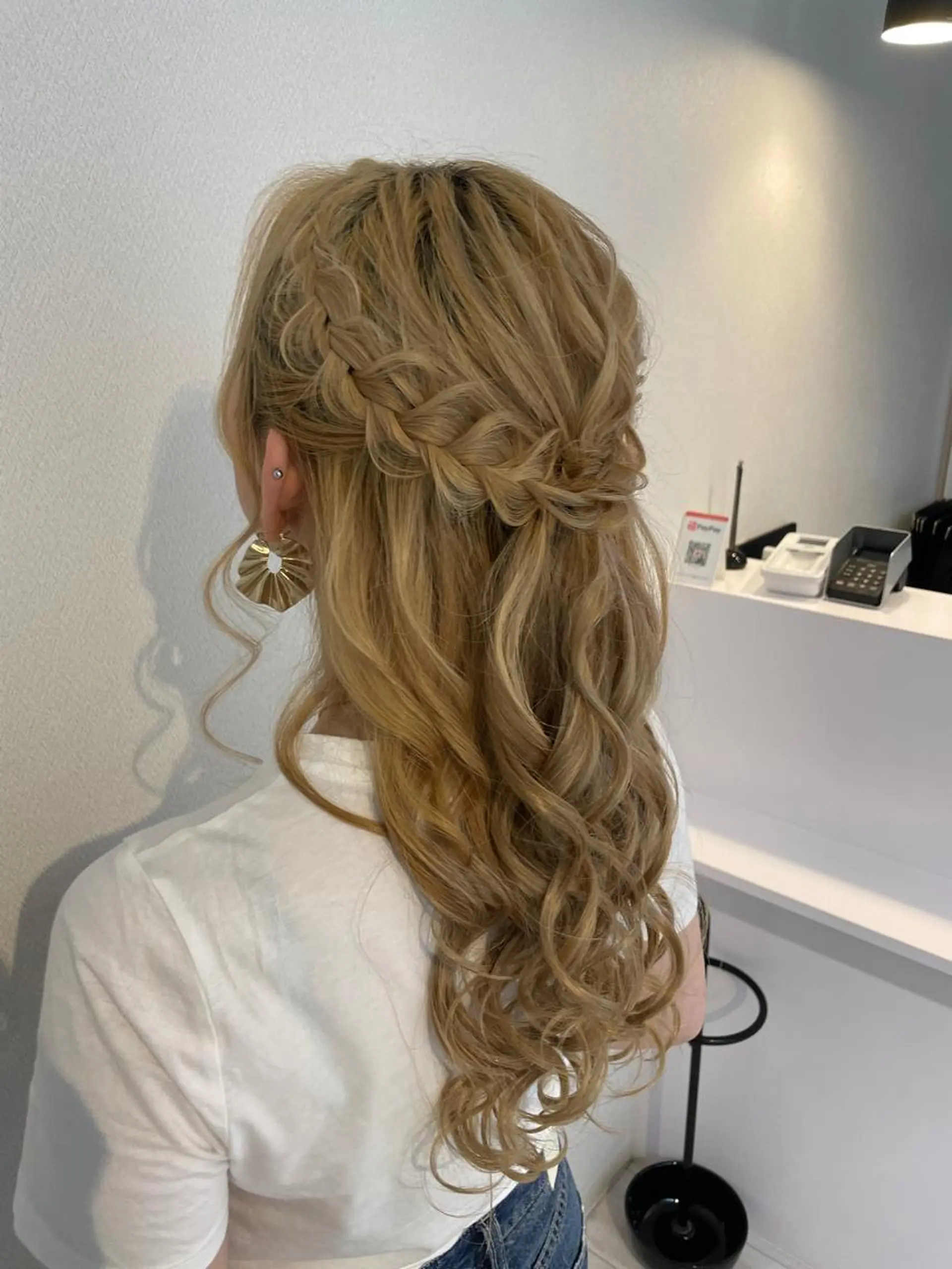 ロング 倉地 更彩のヘアスタイル