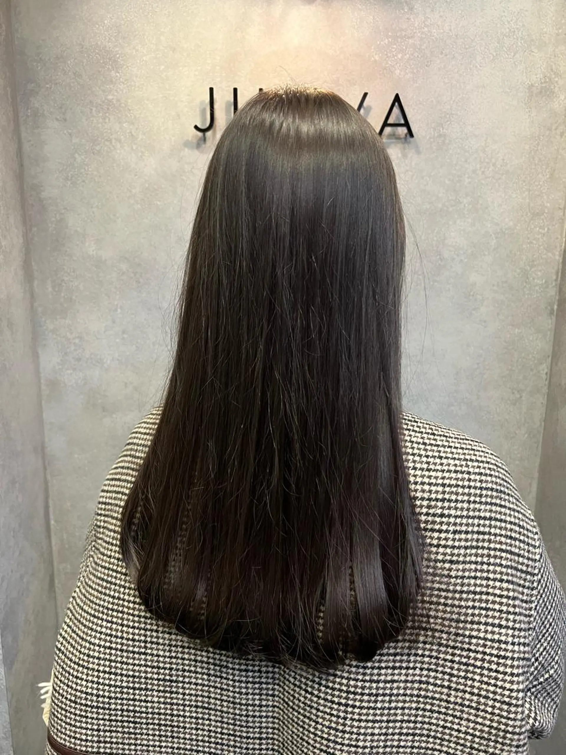 ロング N°jillva 𝑘𝑎𝑟𝑖𝑛のヘアスタイル