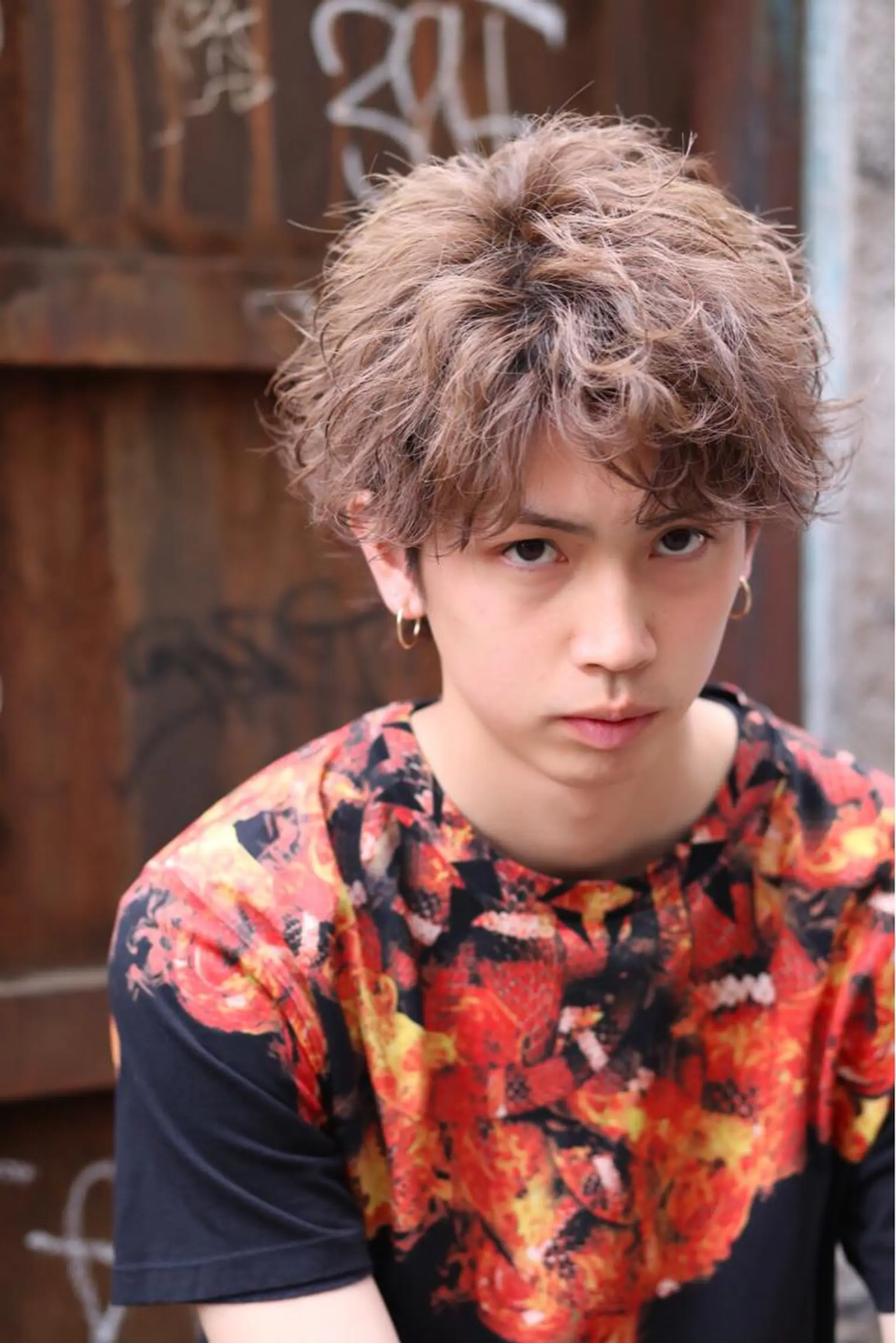 ミディアム カラー パーマ ヘアアレンジ ミディアムパーマ ブルーカラー 透明感カラー ELTE表参道所属・✨上品レディーなヘア スタイルへ✨髙木諒也のヘアスタイル