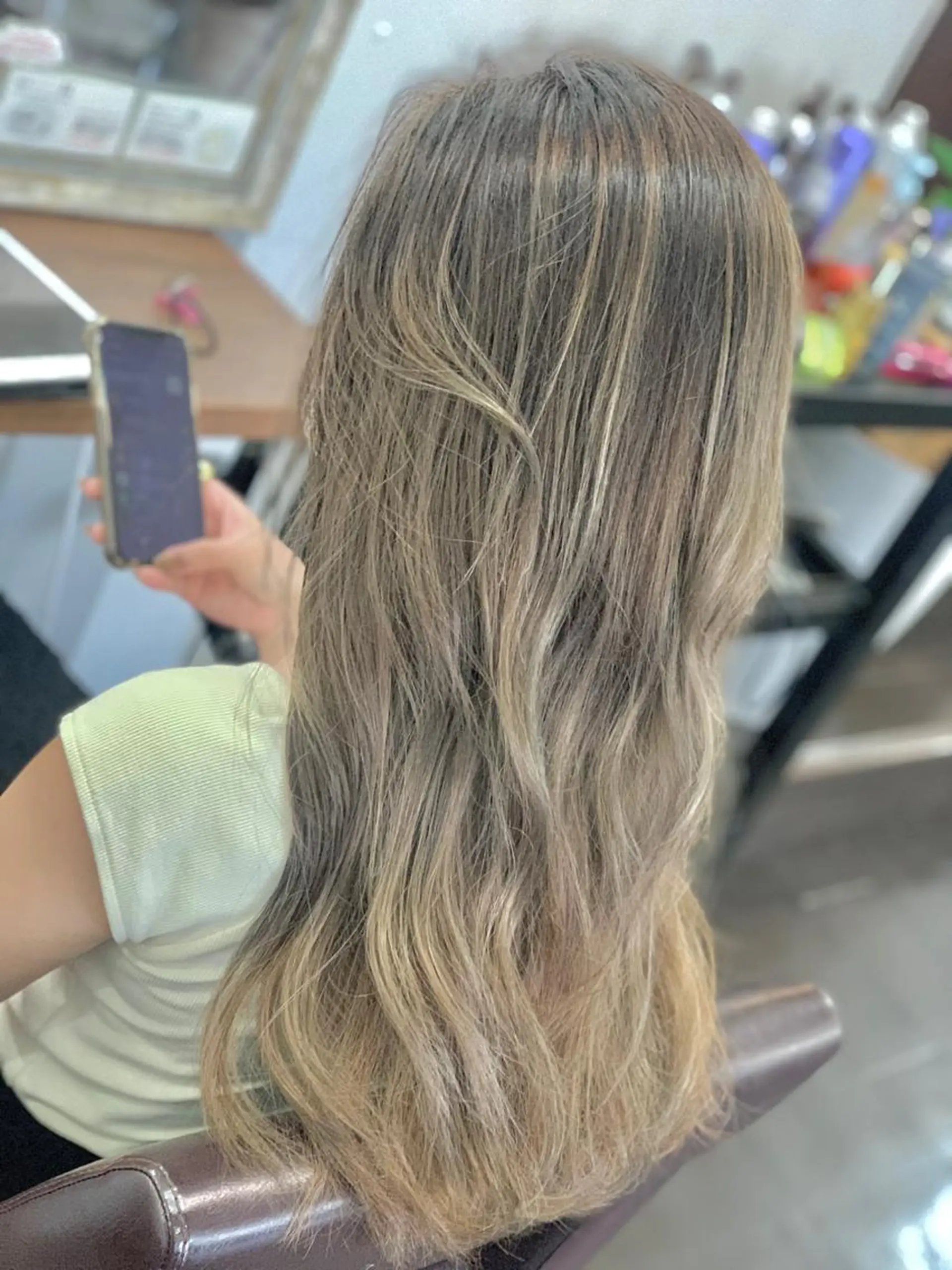 セミロング ハイライト レイヤーカット 縮毛矯正 ヘアカラー ブリーチ毛に縮毛矯正 ✨カラー✨山田 正幸のヘアスタイル