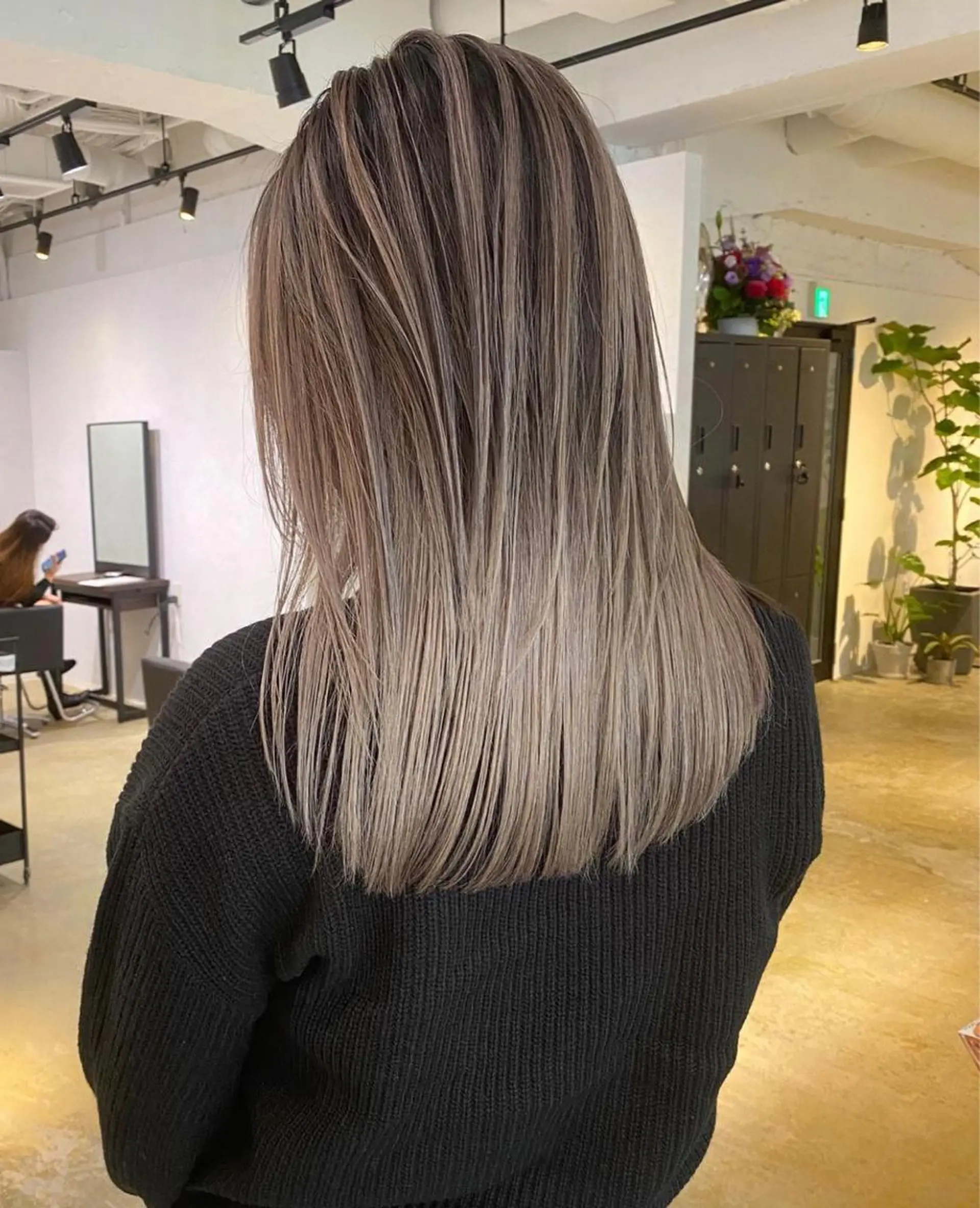 ミディアム カラー バレイヤージュ ブリーチ 透明感カラー ダブルカラー ハイライトカラー ヘアカラー Merly Osakaのヘアスタイル