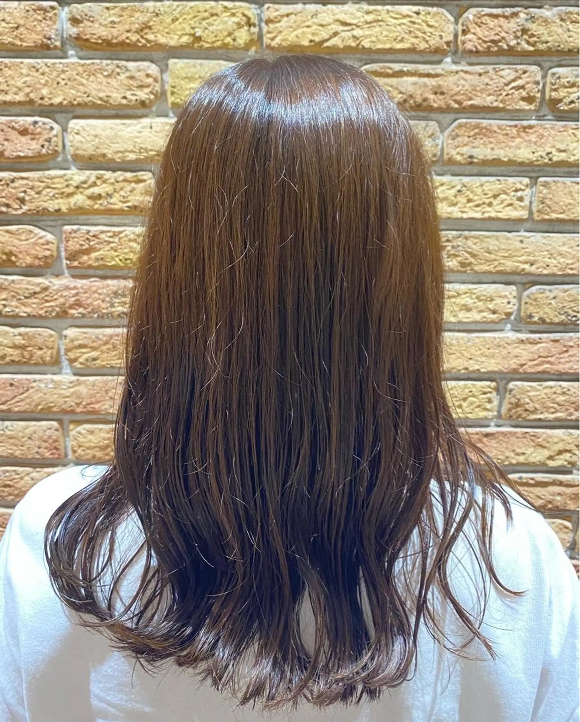 セミロング カラー 林 美佑のヘアスタイル