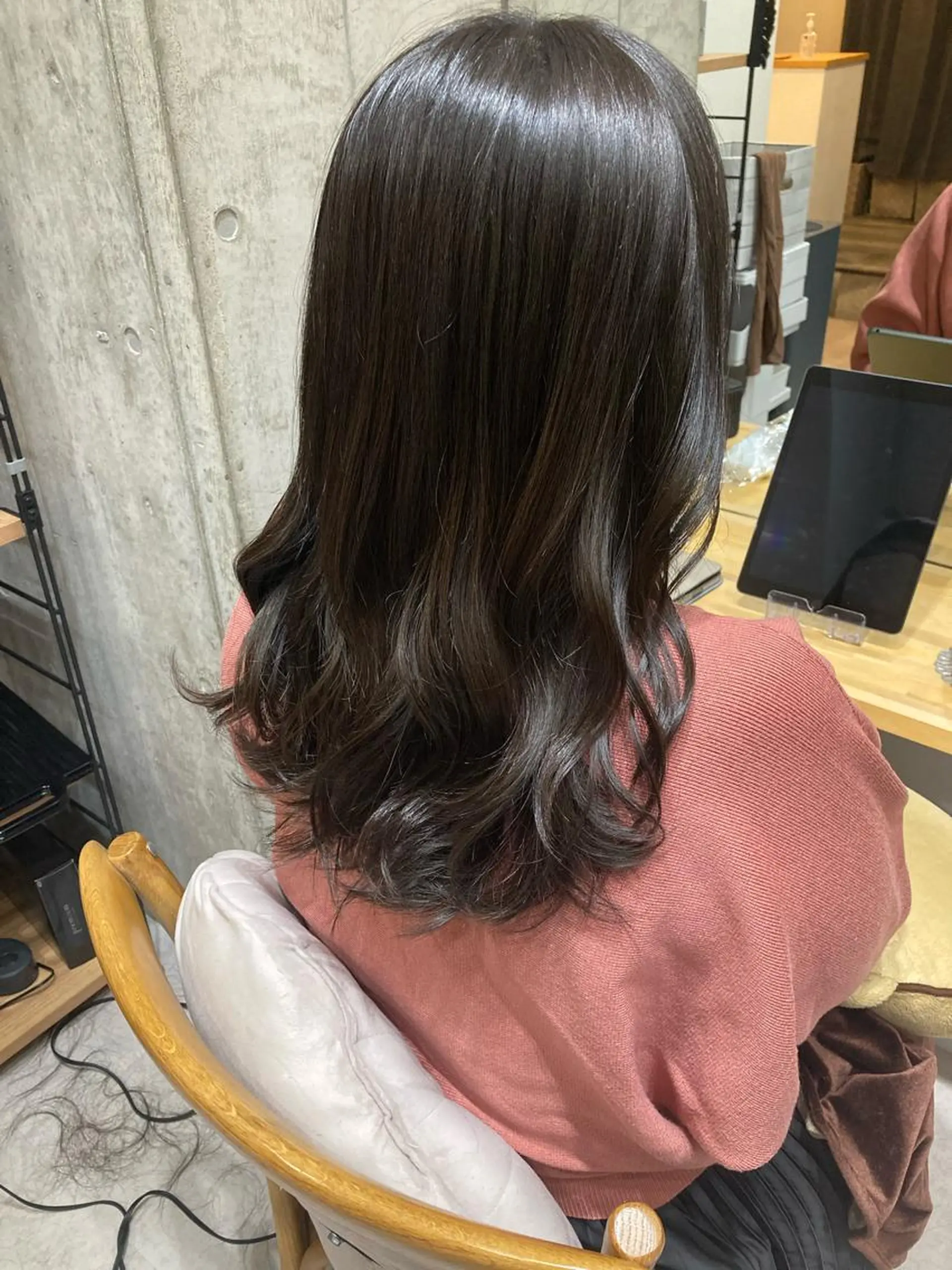 セミロング カット ヘアカラー トリートメント ✨色持ちの良い艶 カラー✨蟹江真世のヘアスタイル