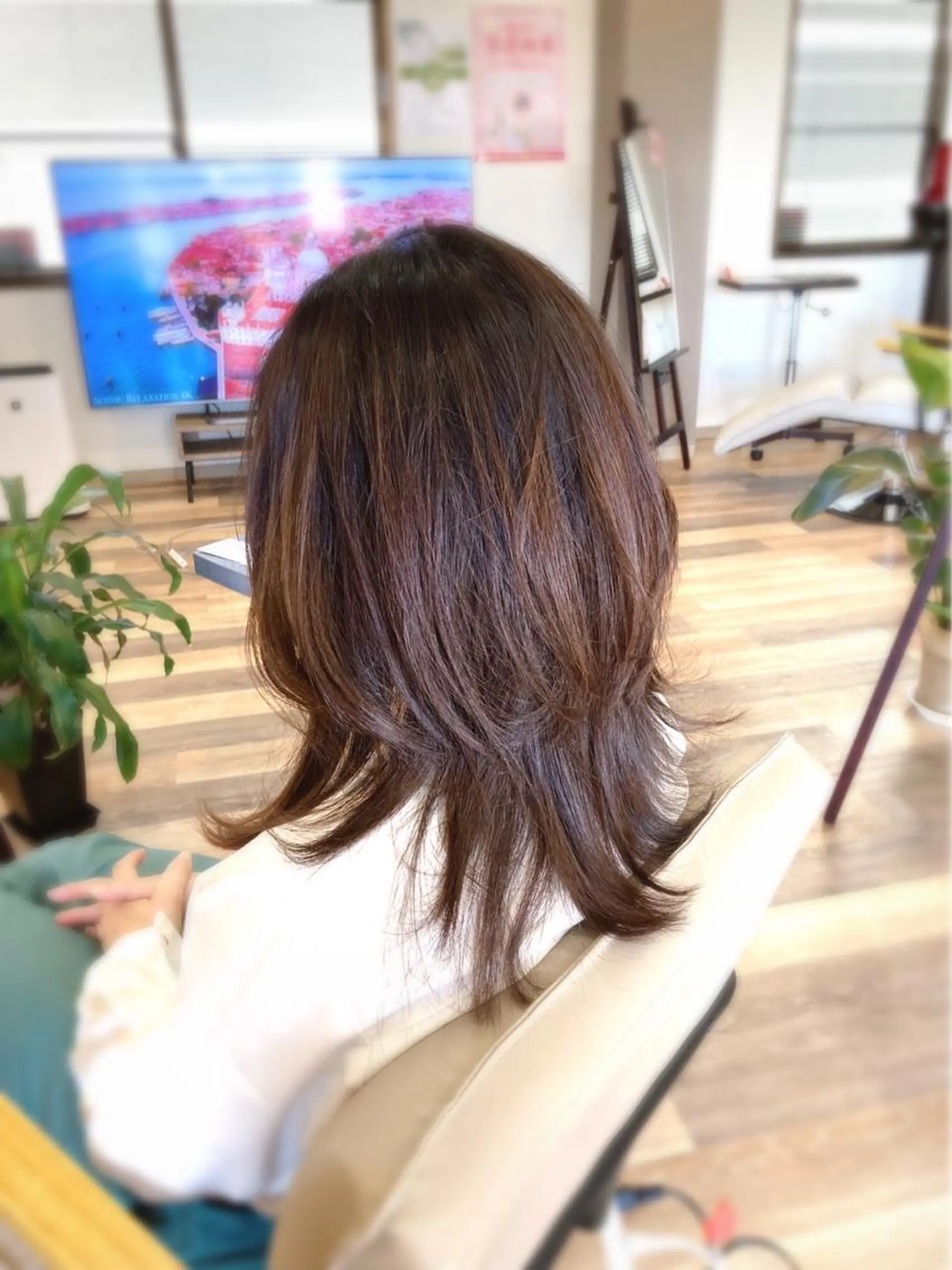 セミロング カラー 中野 紹江のヘアスタイル