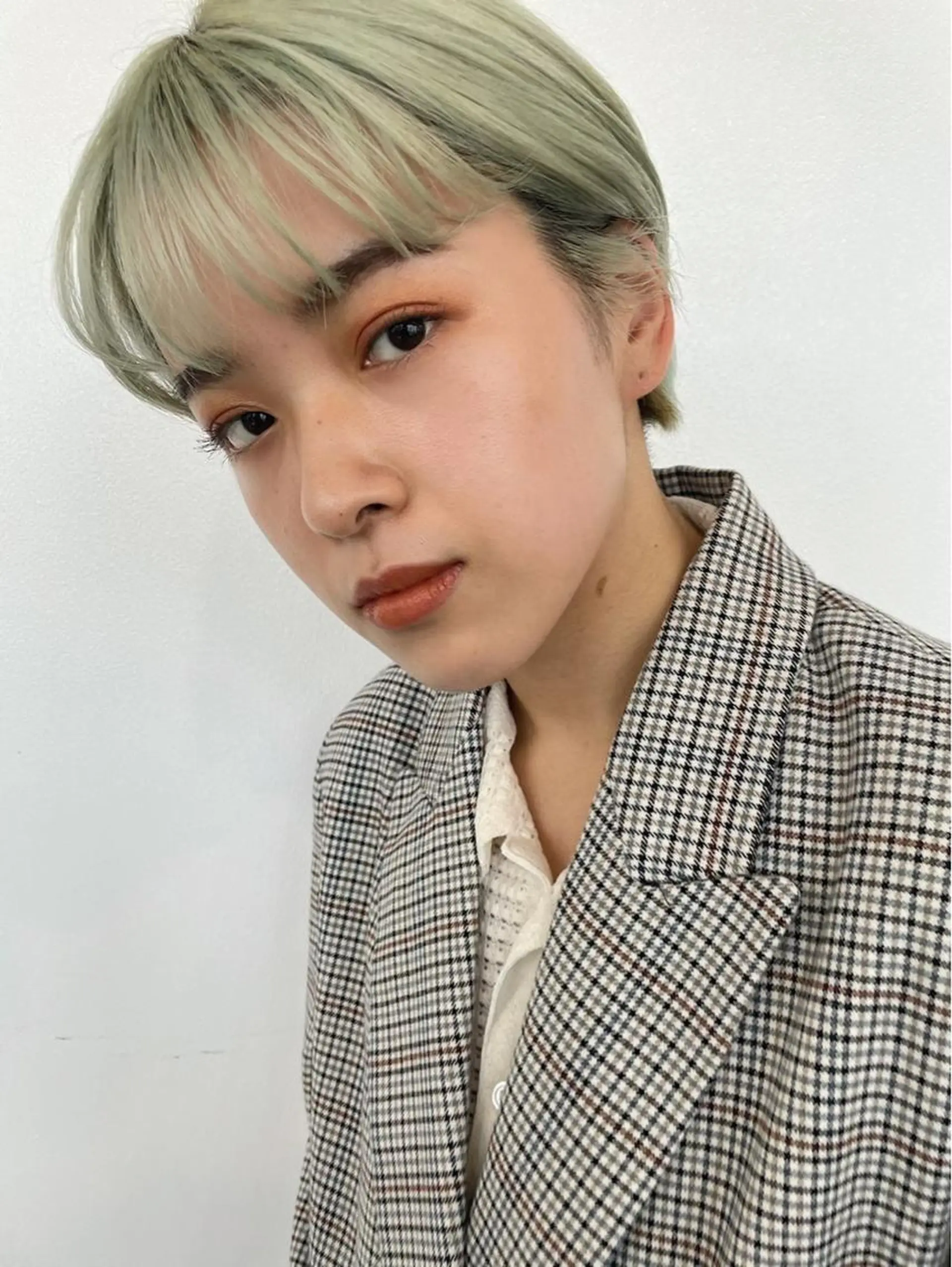 ショート カラー ヘアアレンジ 🧨ブリーチー×ボブ レイヤー💎じゅえるのヘアスタイル