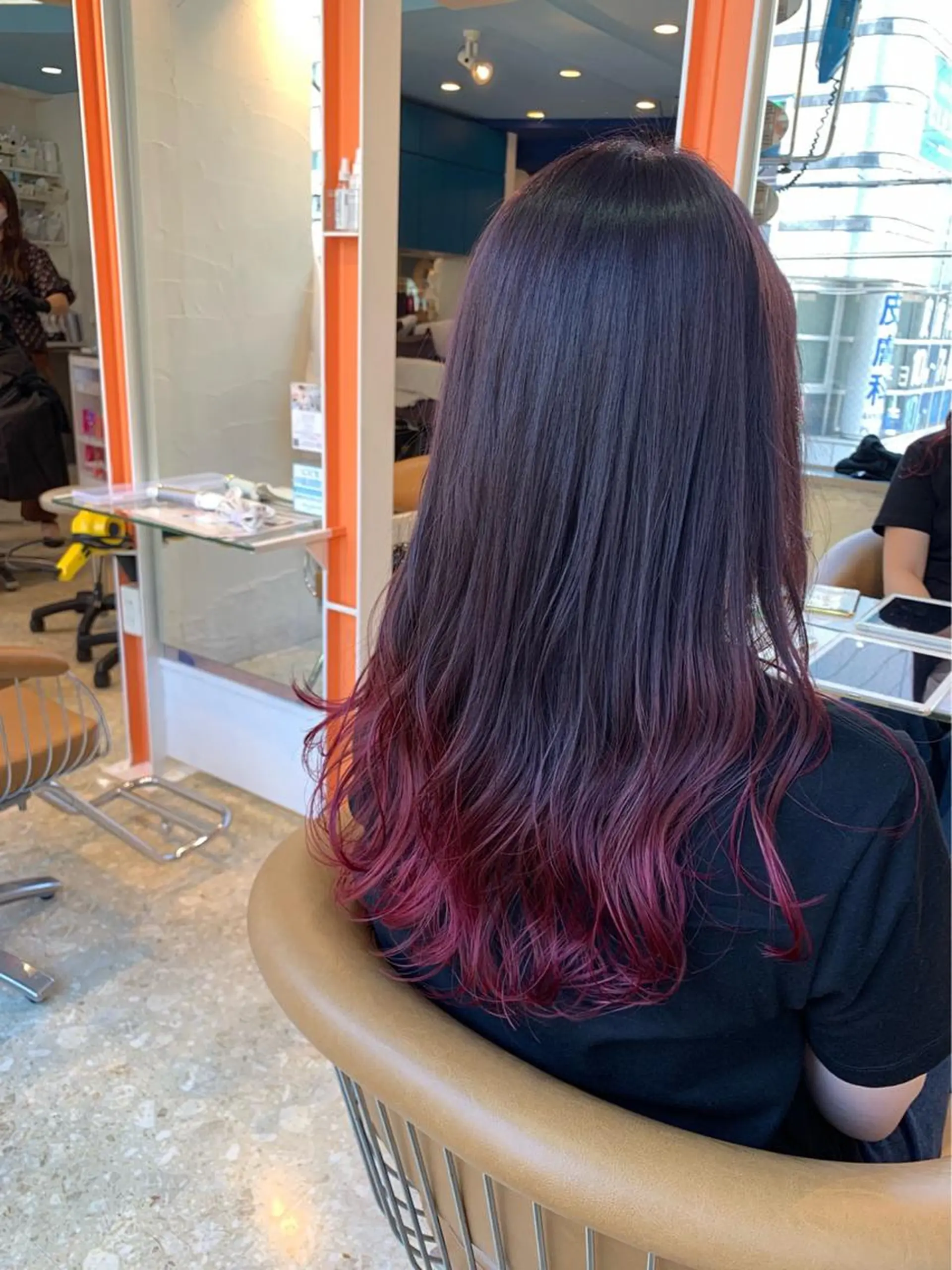 ロング カラー 柔らかオリーブカラー 透明感カラー古澤羅威のヘアスタイル