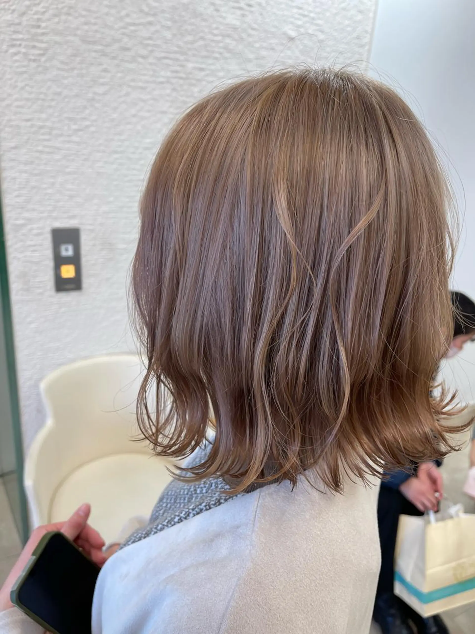 ミディアム カラー 🍀自然＆長持ち♪ 縮毛矯正の匠✨️のヘアスタイル