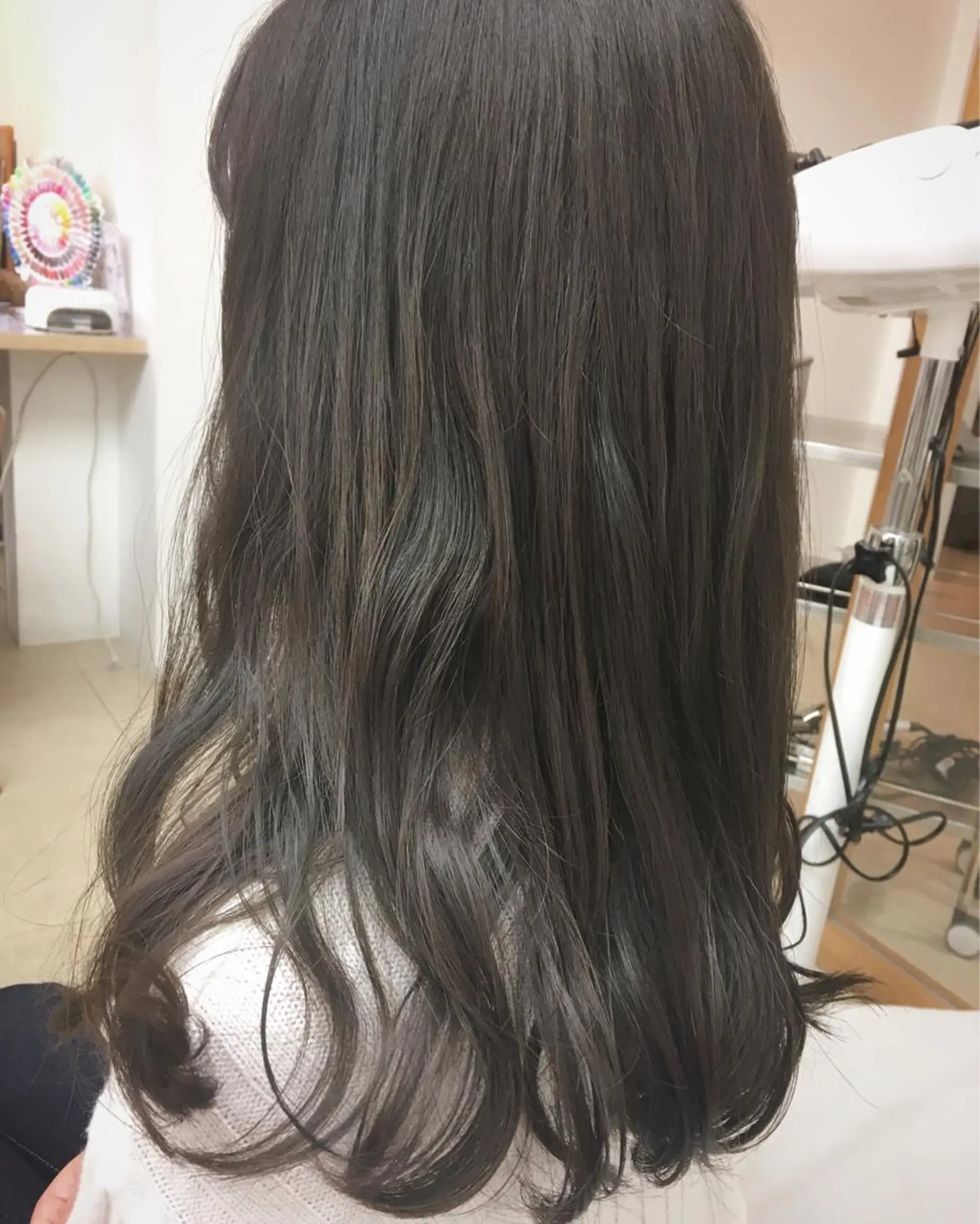 ロング カラー 安永 涼のヘアスタイル