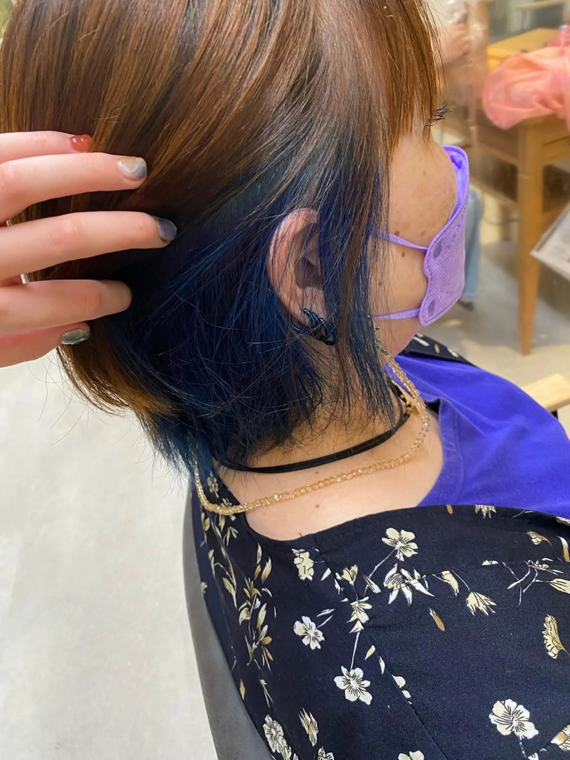 カラー 勝海 絢音のヘアスタイル