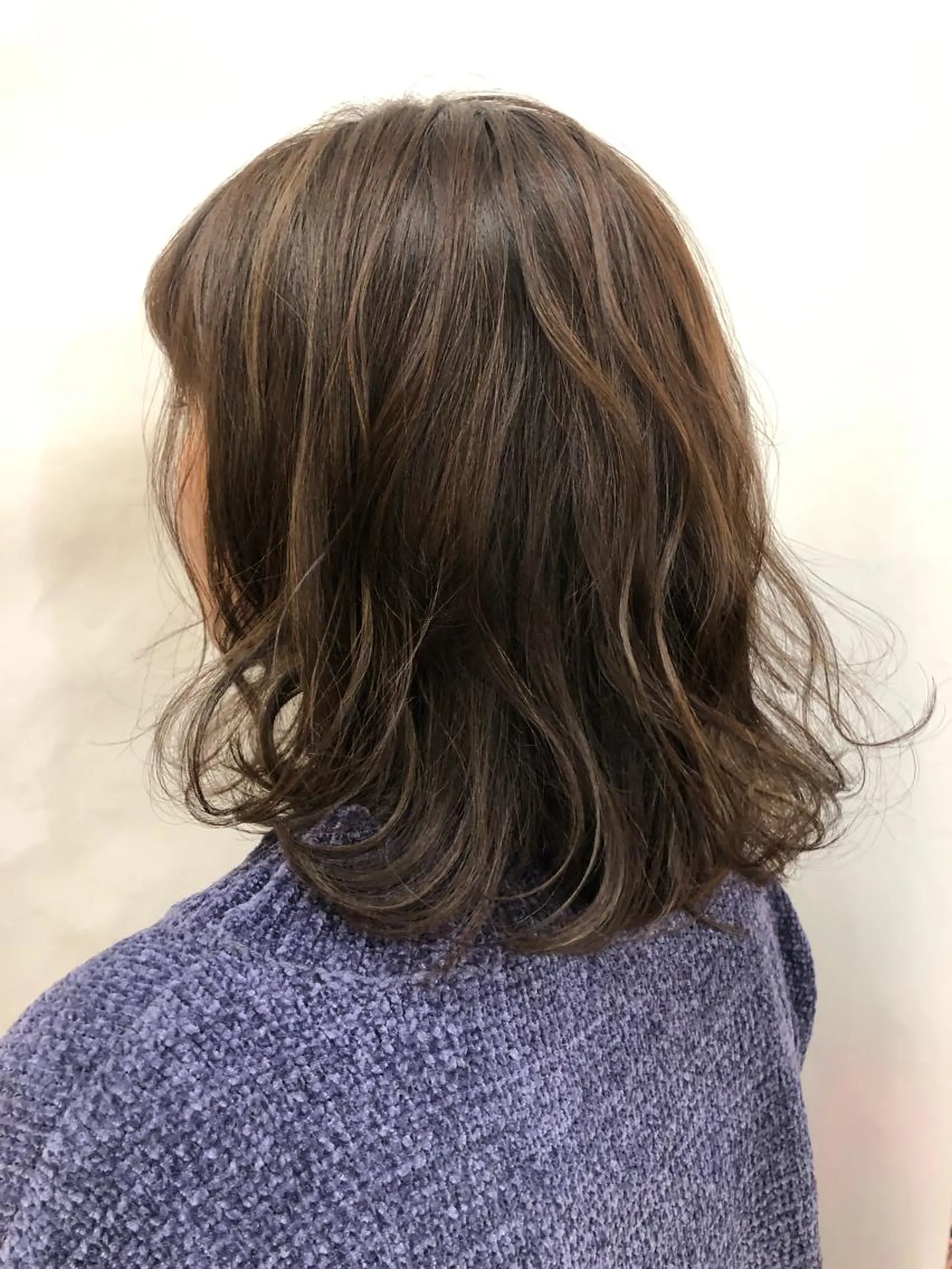 ミディアム カラー カット 女性に人気♪ はやしほのかのヘアスタイル