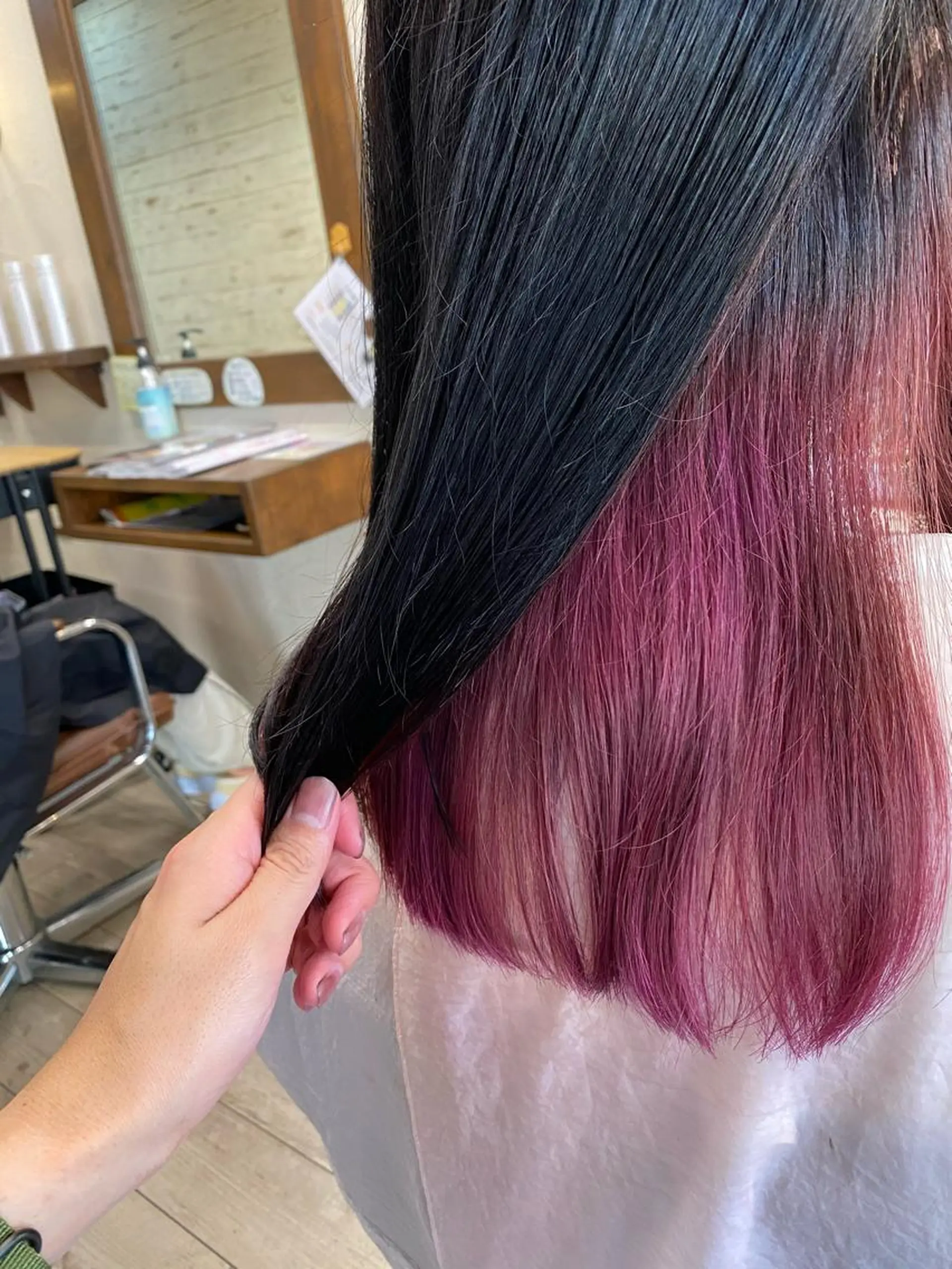 ロング カラー ボルドーカラー インナーカラー ピンクカラー カット ヘアカラー トリートメント 日比 貴大/ minim hairのヘアスタイル