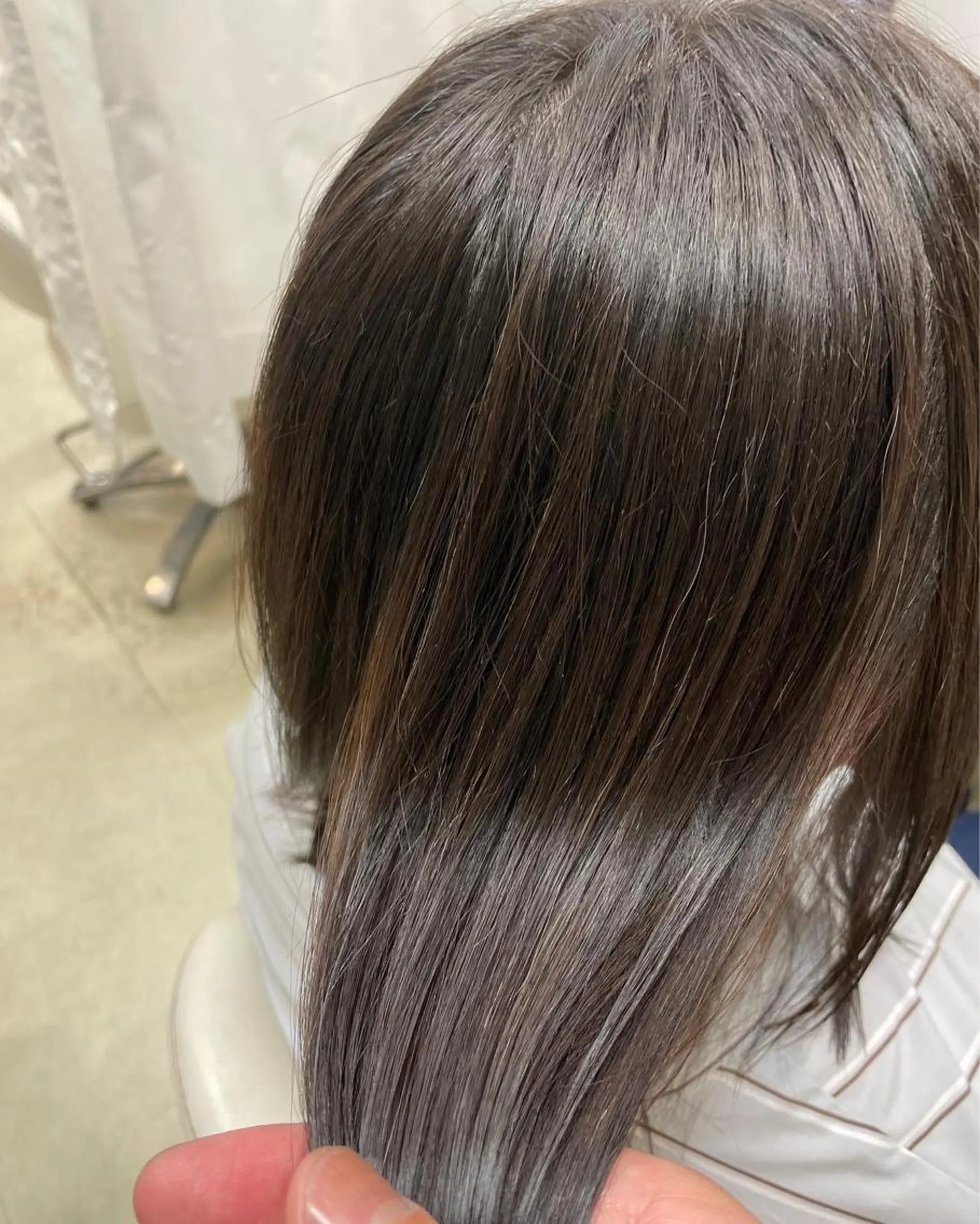 ミディアム カット ヘアカラー 縮毛矯正 le. pidorgeのヘアスタイル