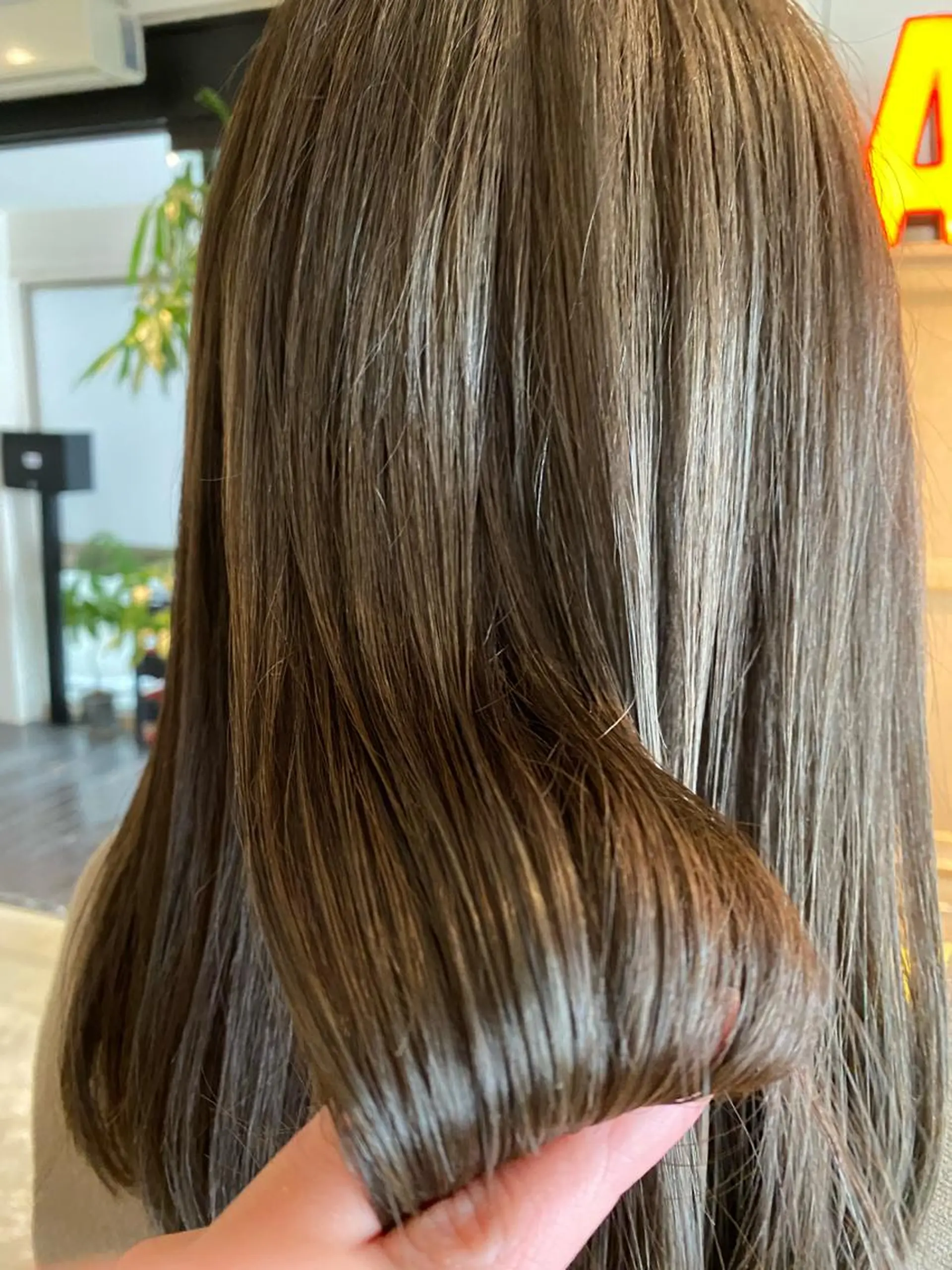 セミロング カット ヘアカラー トリートメント ☆髪質改善☆ 伊藤 祐美のヘアスタイル